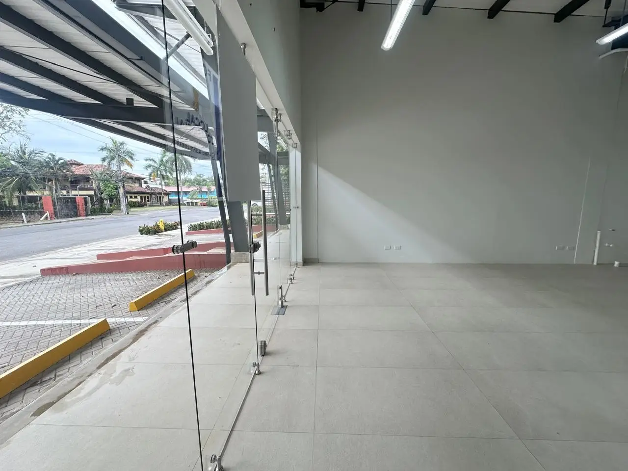 Brand New Commercial/Office Space in Prime Jacó Location  - image 2