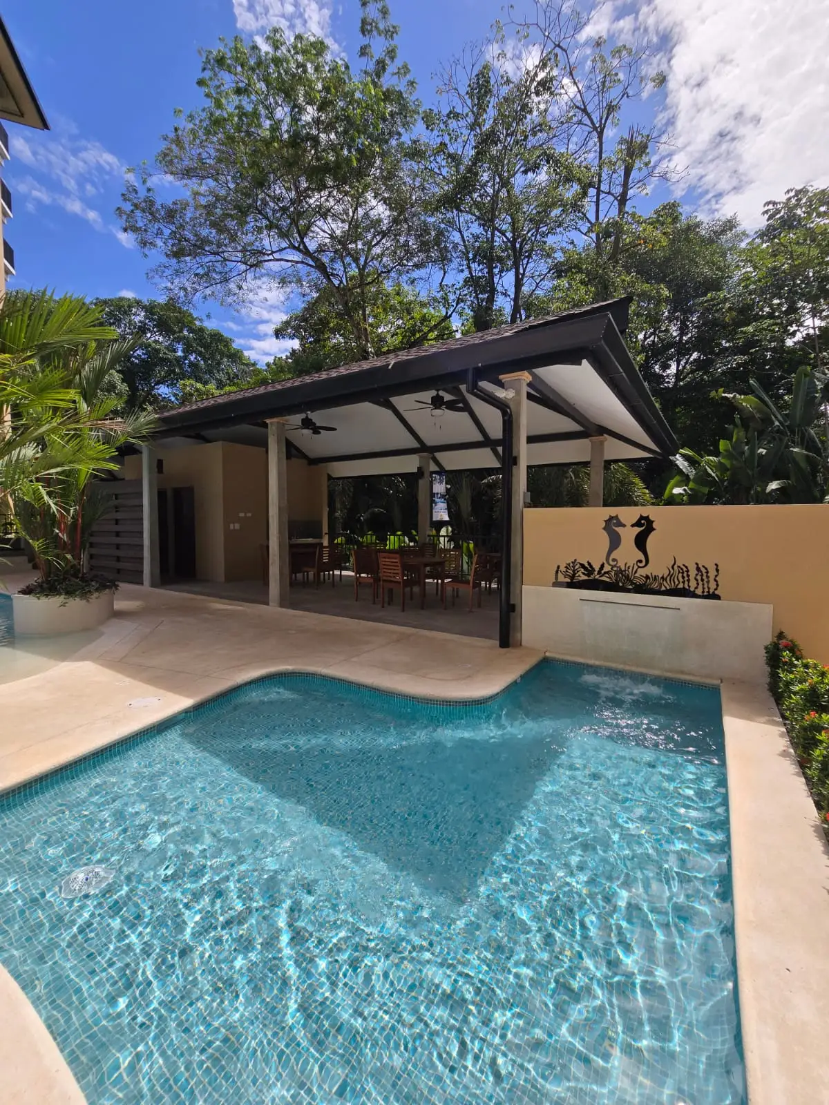 Modern 2-Bed Apartment in Jacó, Costa Rica - Perfect Coastal Living! - image 10