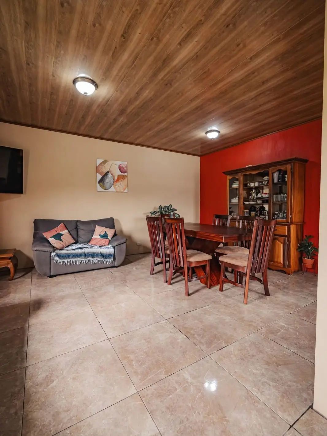 Modern 2.5-Bed Home in Grecia, Alajuela - Ideal for Families - image 13