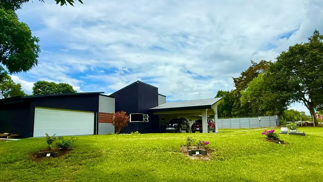 Stunning house in Grecia with mountain views - image 3