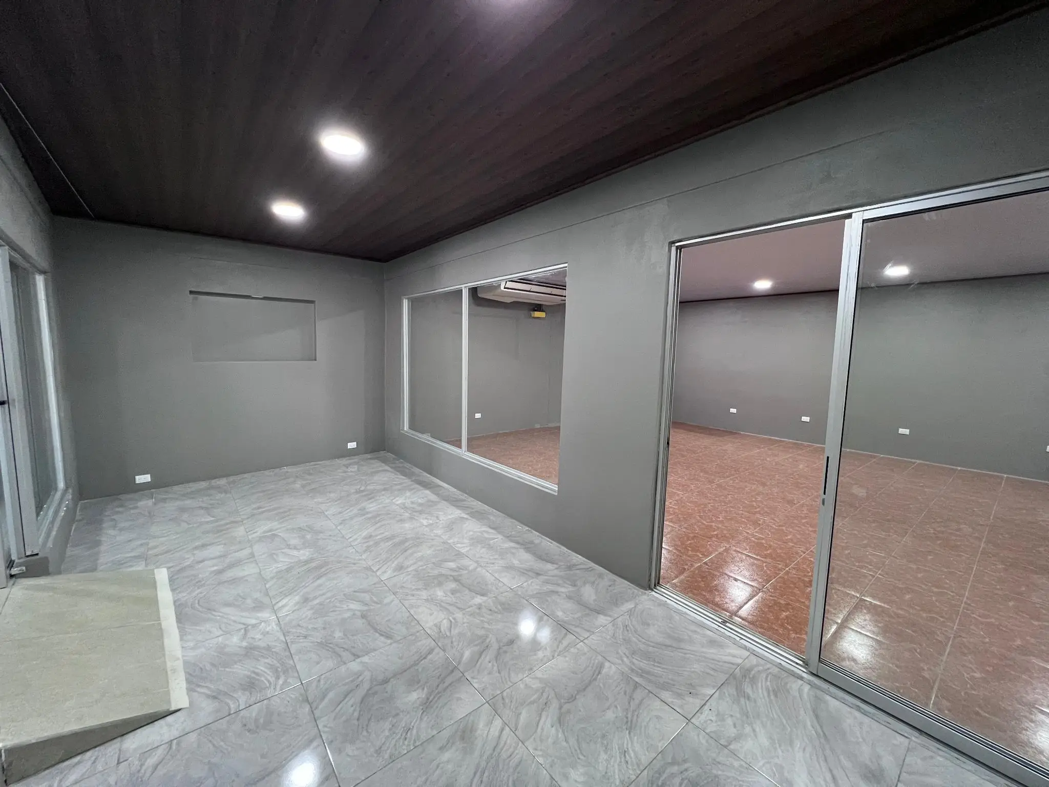 Alajuela Commercial Building: Prime Investment Opportunity - image 3