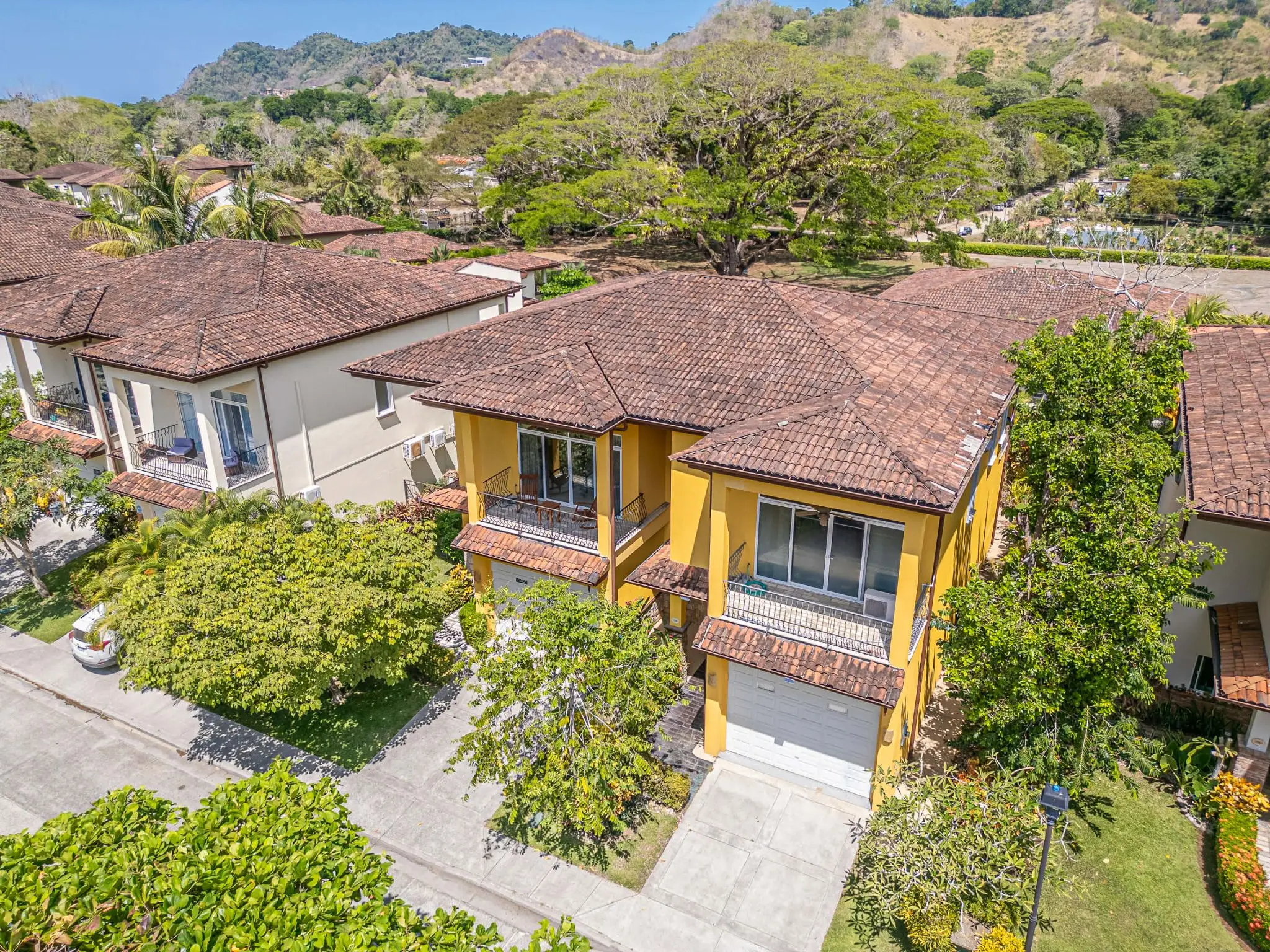 Peaceful and  Secure 3BR Condo with Private Pool in Las Lomas - image 8