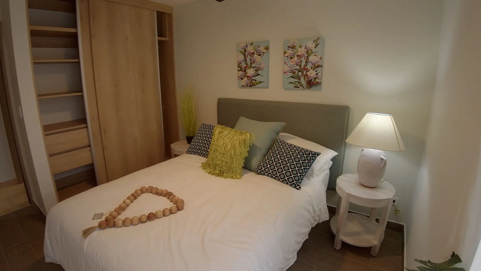 Modern 3-Bedroom Condo in Jacó's  Torres del Mar - image 4