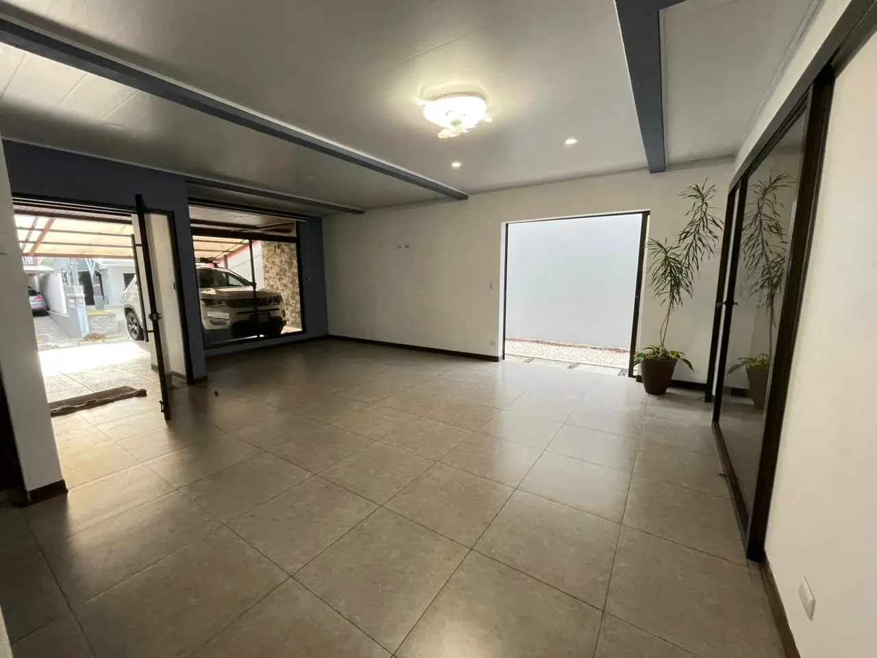Sleek Modern 4-Bedroom House in Grecia, Alajuela with Ocean Views & Jacuzzi - image 8