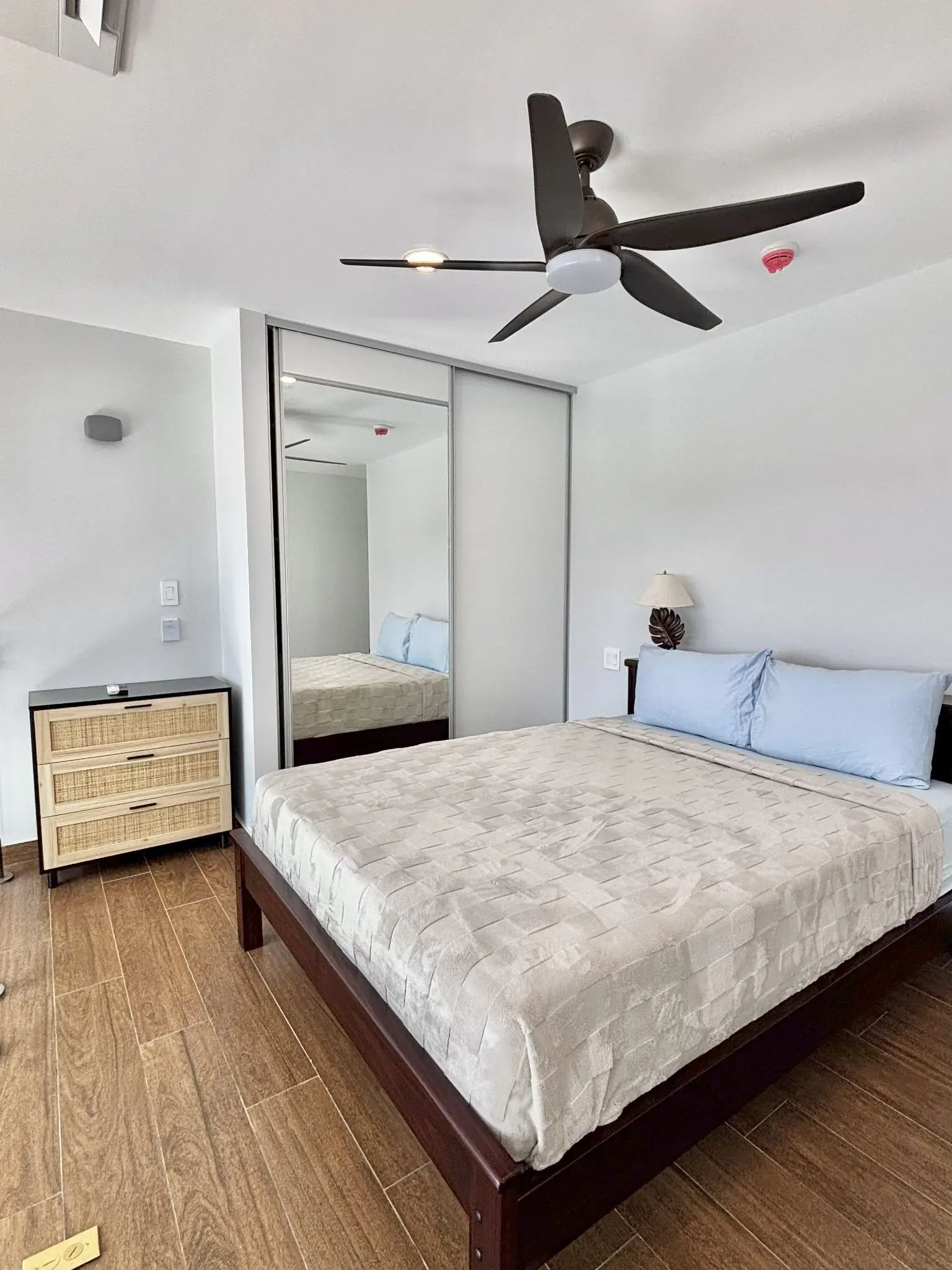 Modern 1-Bed Loft in Jacó with Stunning Ocean Views - image 3