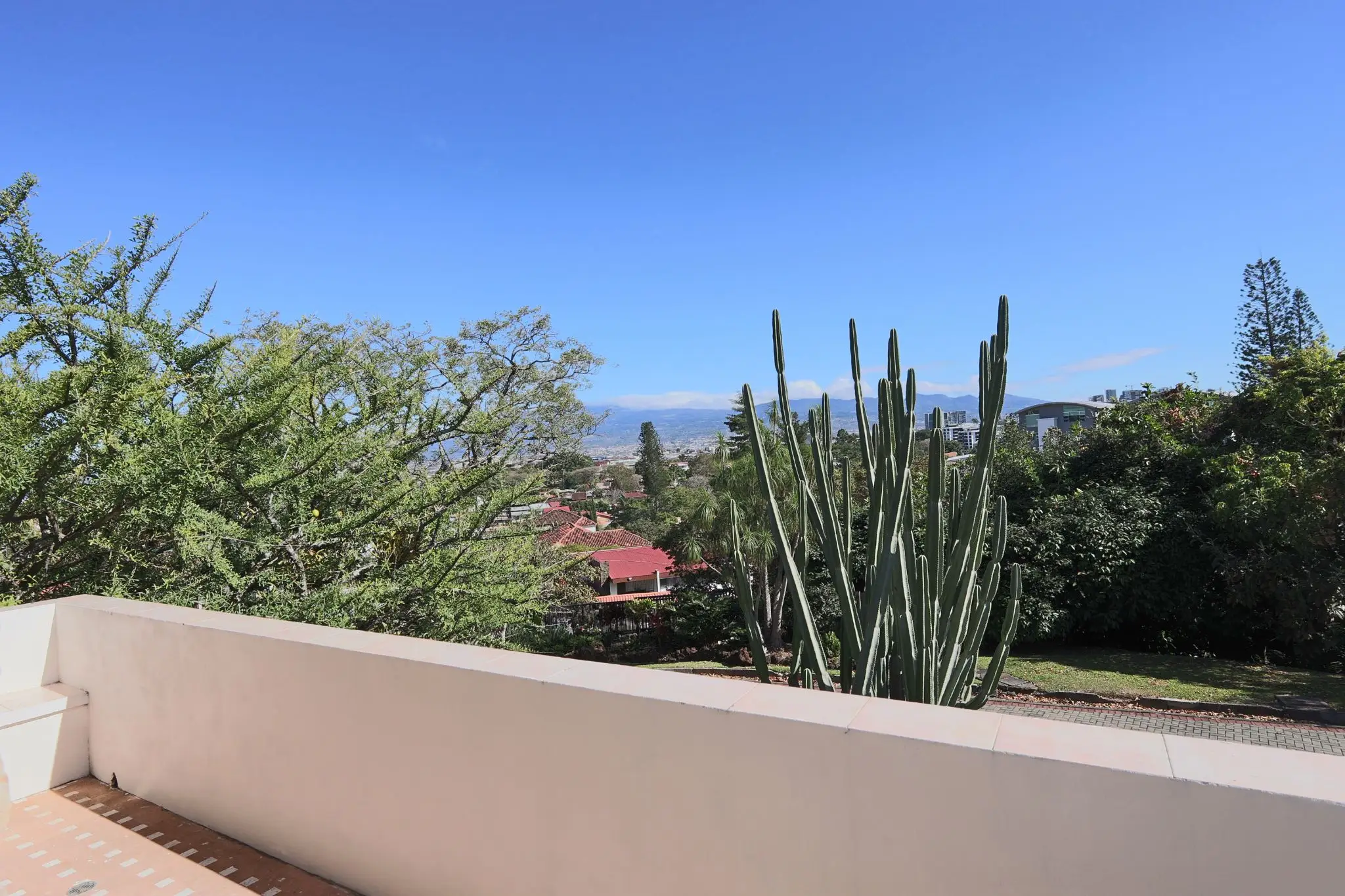 Luxurious 4-Bed Costa Rica Estate for Rent with Pool & Panoramic Views - image 15