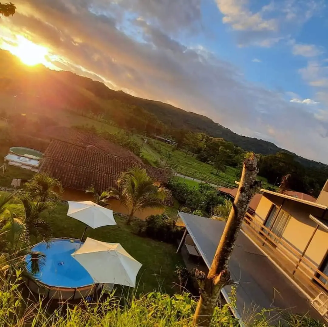 Open-Concept Gem in Herradura Near Nature & Marina - image 2