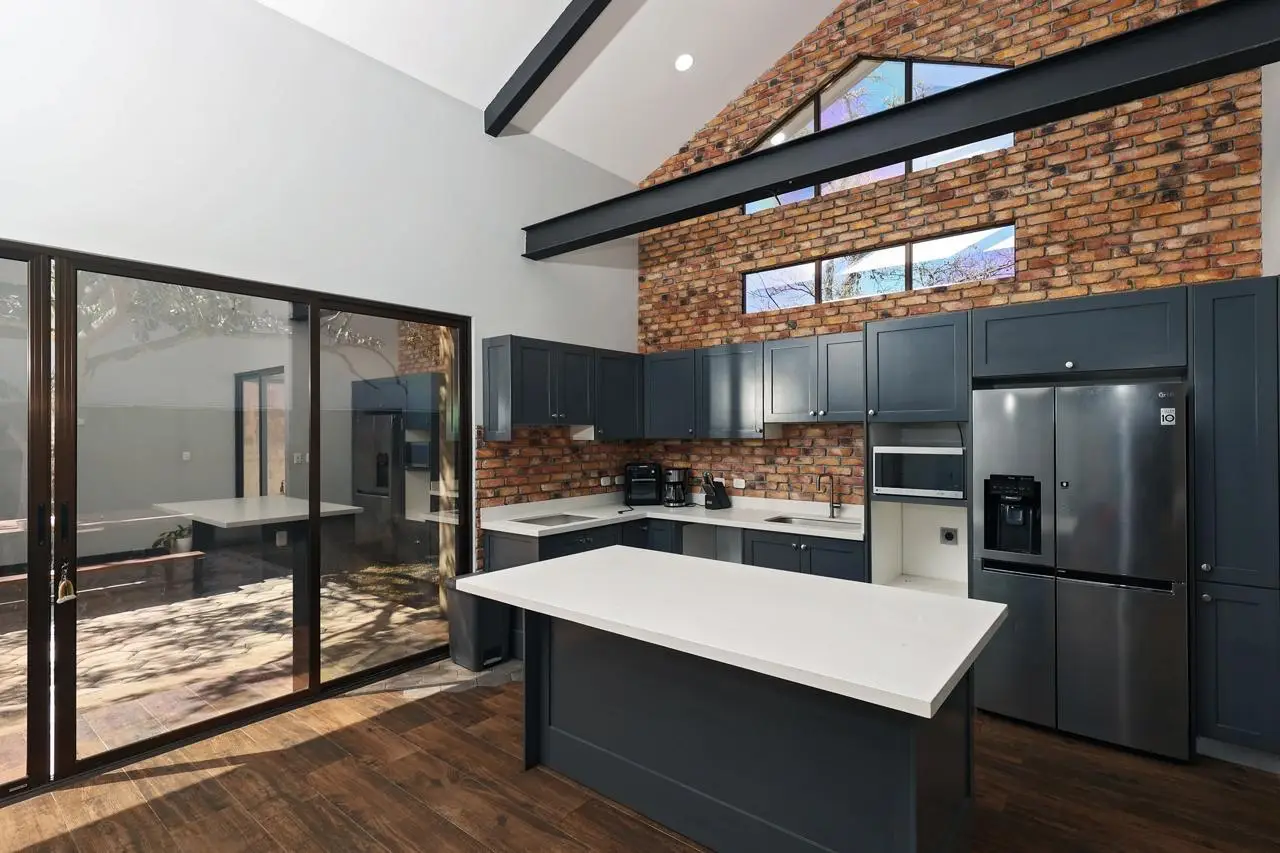 Stunning New 2-Bed, 2-Bath Modern House in La Garita, Alajuela, Built 2022 - image 3