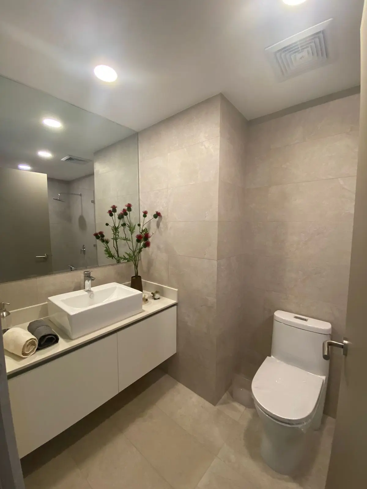 Modern 2-Bed Condo in Escazú with City Views - image 9