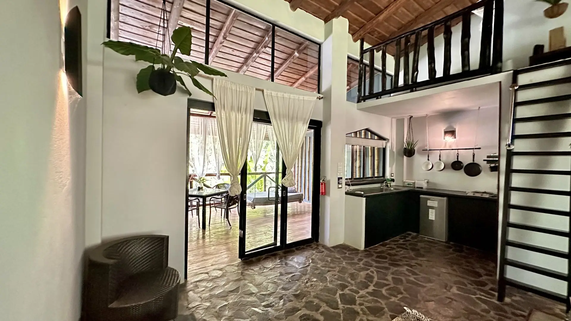 Eco Chic Multi Unit buildingin the Hills of Santa Teresa - image 8