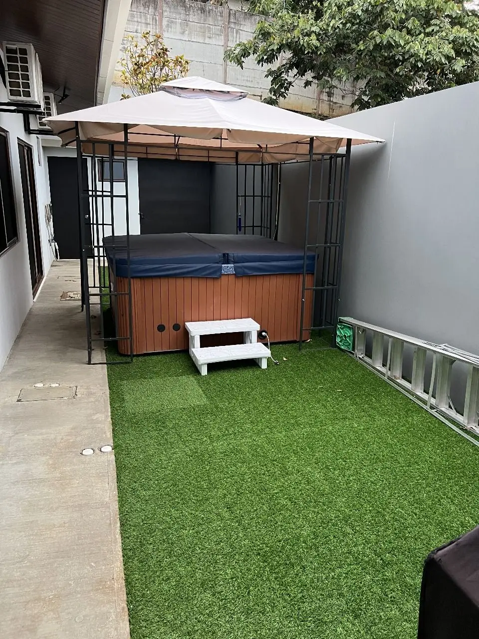 Brand New Modern Home in Grecia, Alajuela: Private Pool & Hot Tub Oasis - image 3