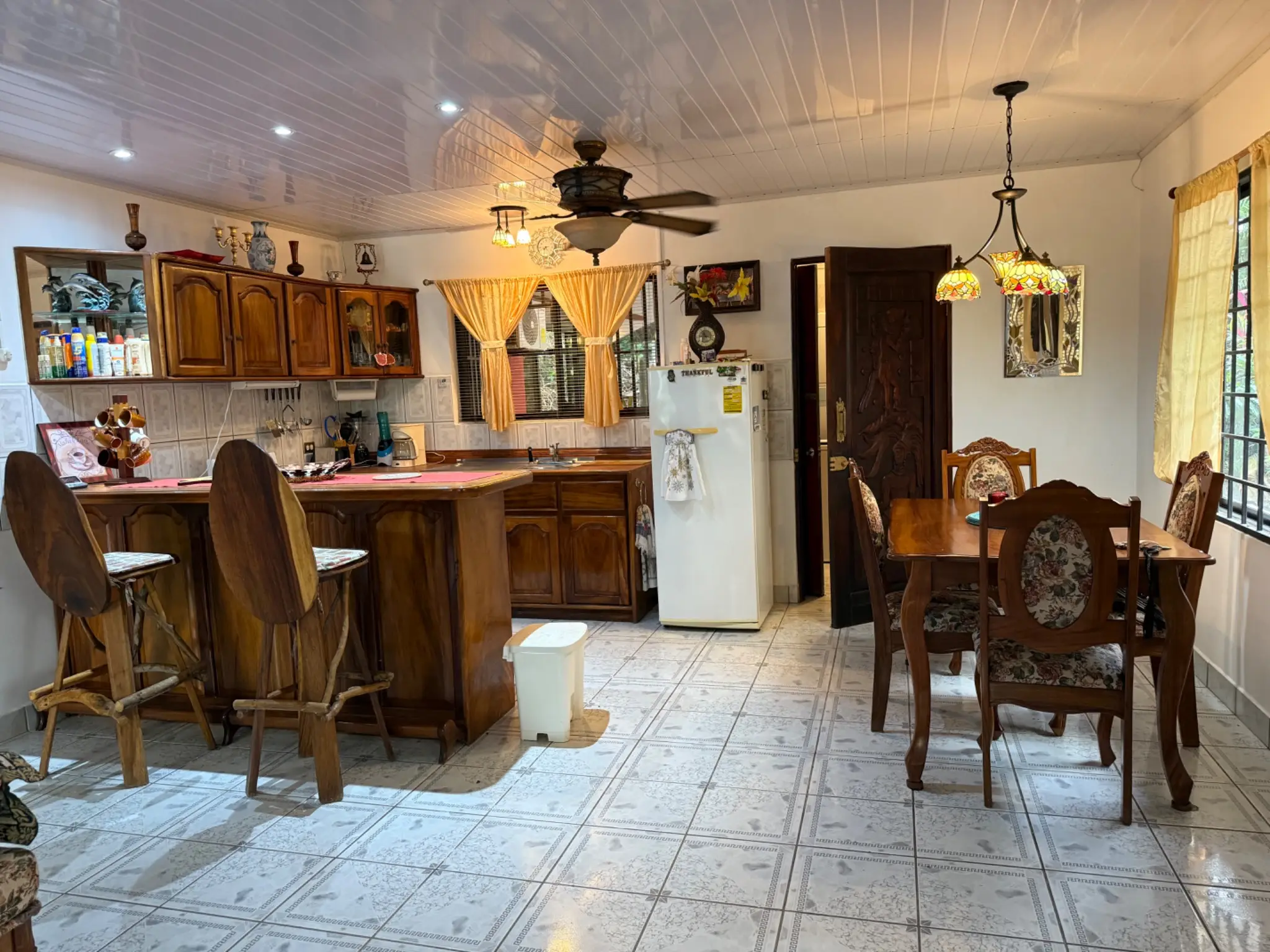 CHARMING  HOME WITH SCENIC FOREST VIEWS  - image 8