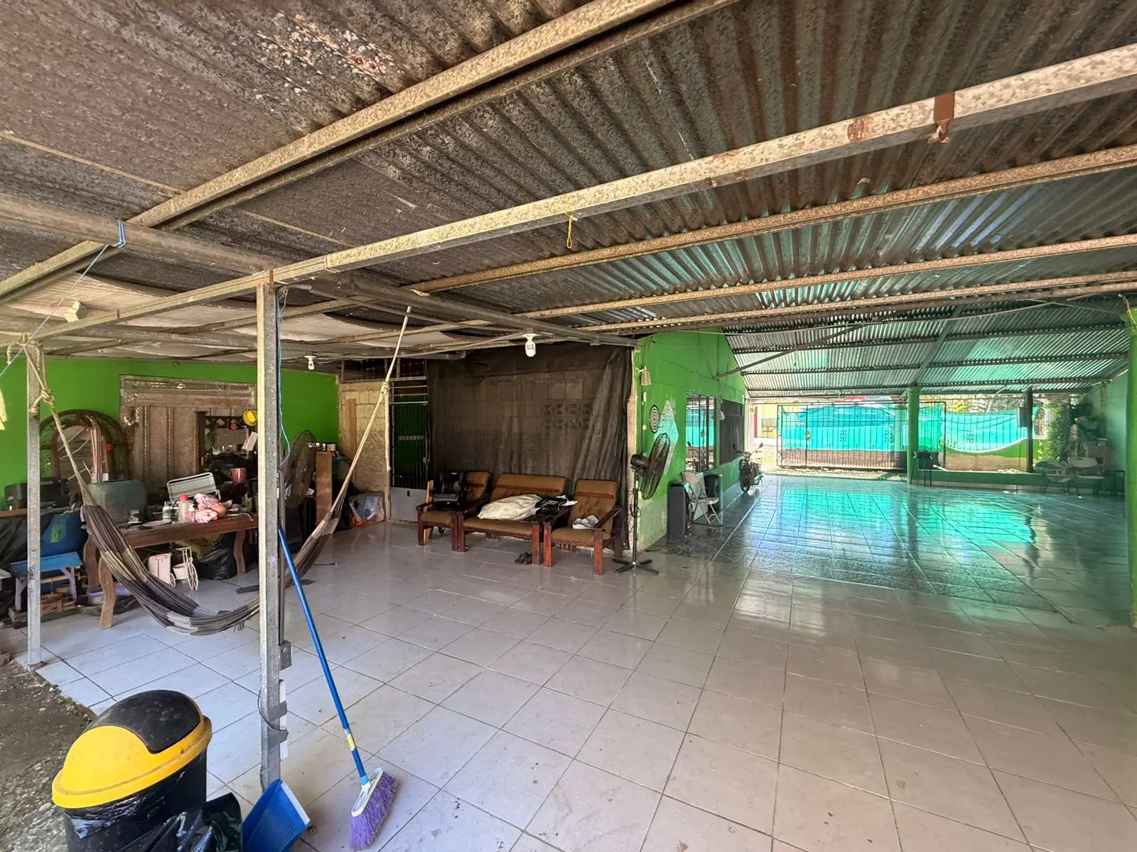 Incredible lot near the center - image 11