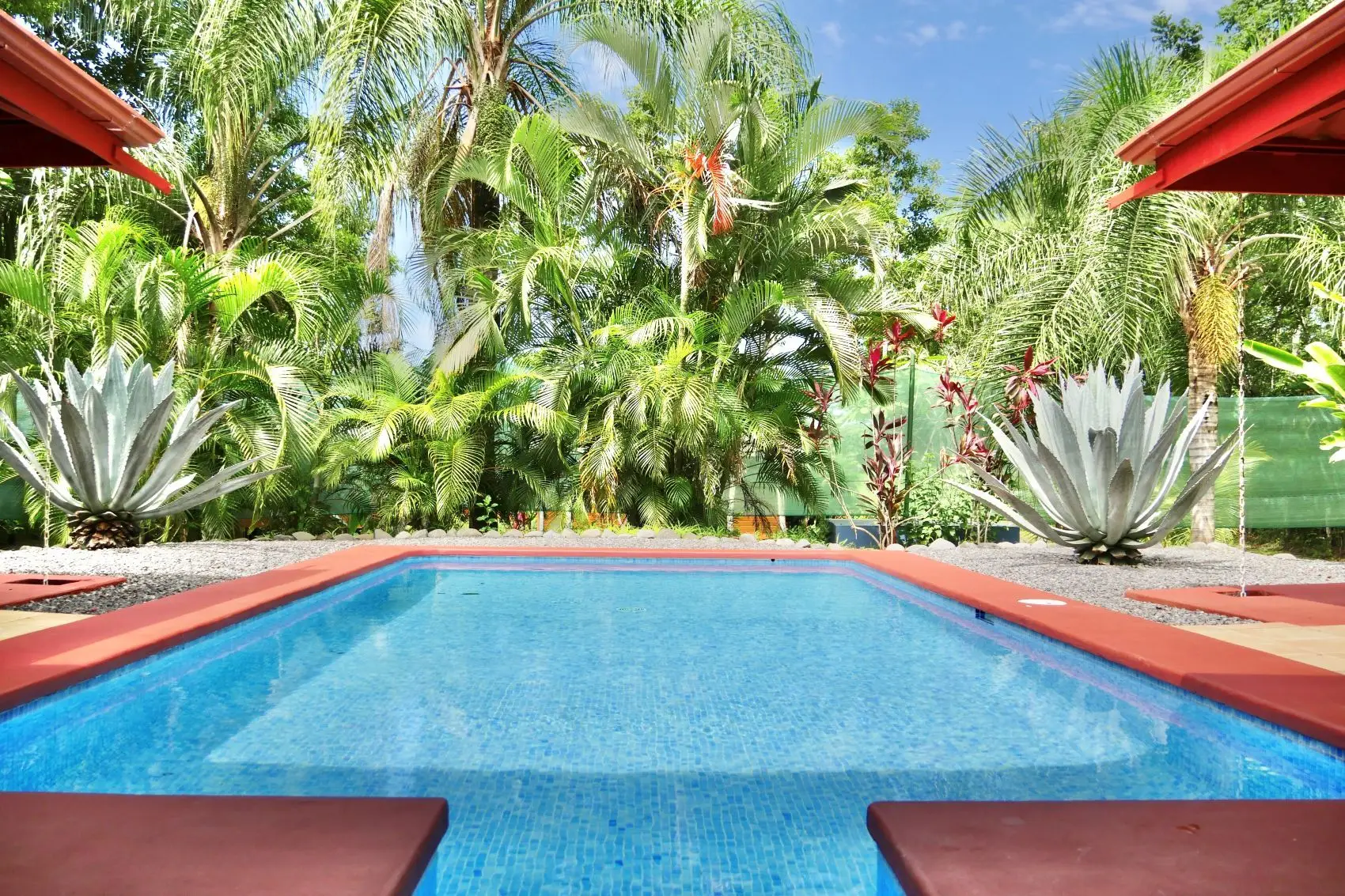 Charming 2-Bedroom Home with Pool and Pura Vida Vibes in San Isidro Santa Teresa - image 2