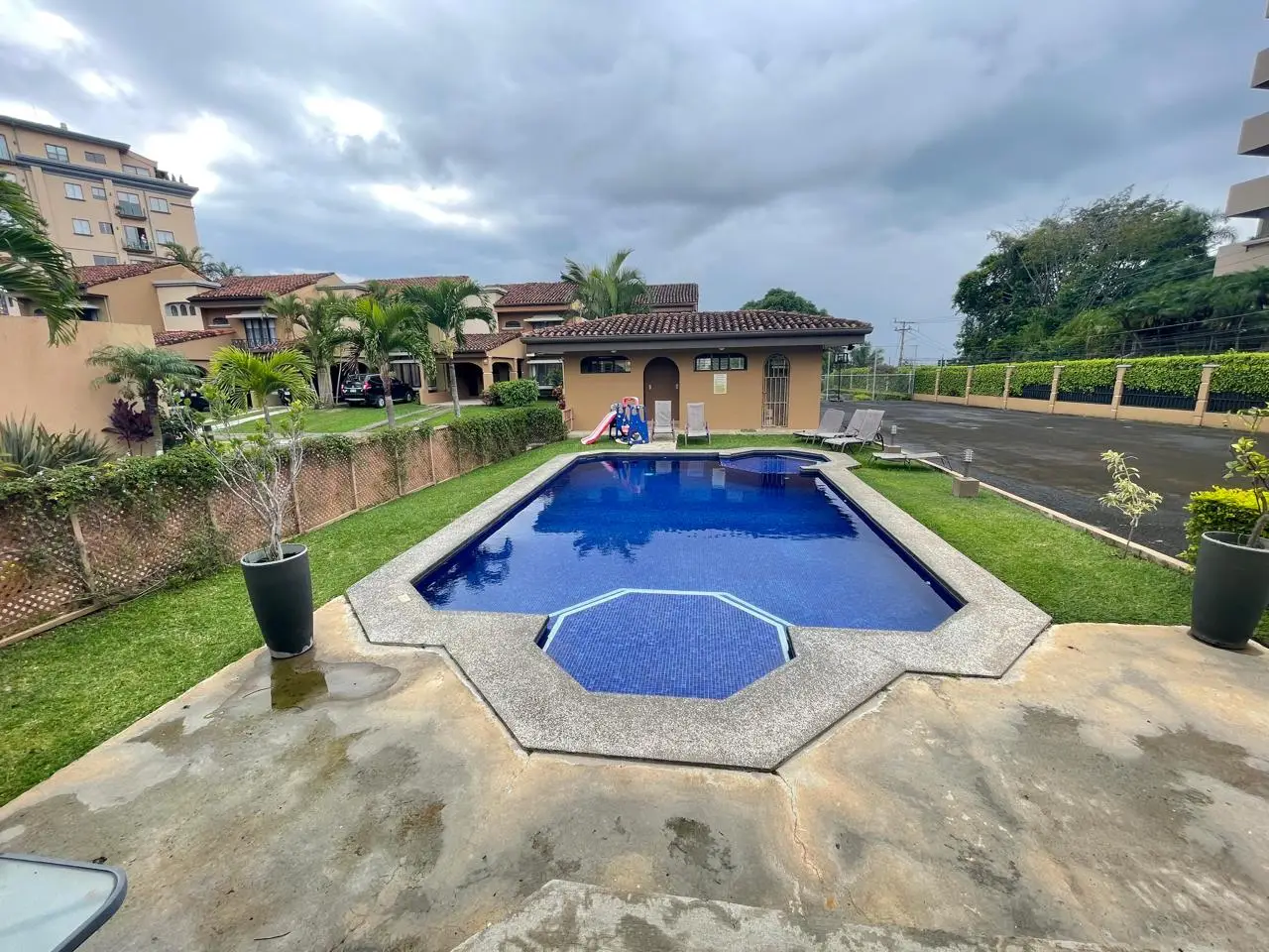 Colonial-Style Home in Secure Gated Community – For Sale or Rent - image 14