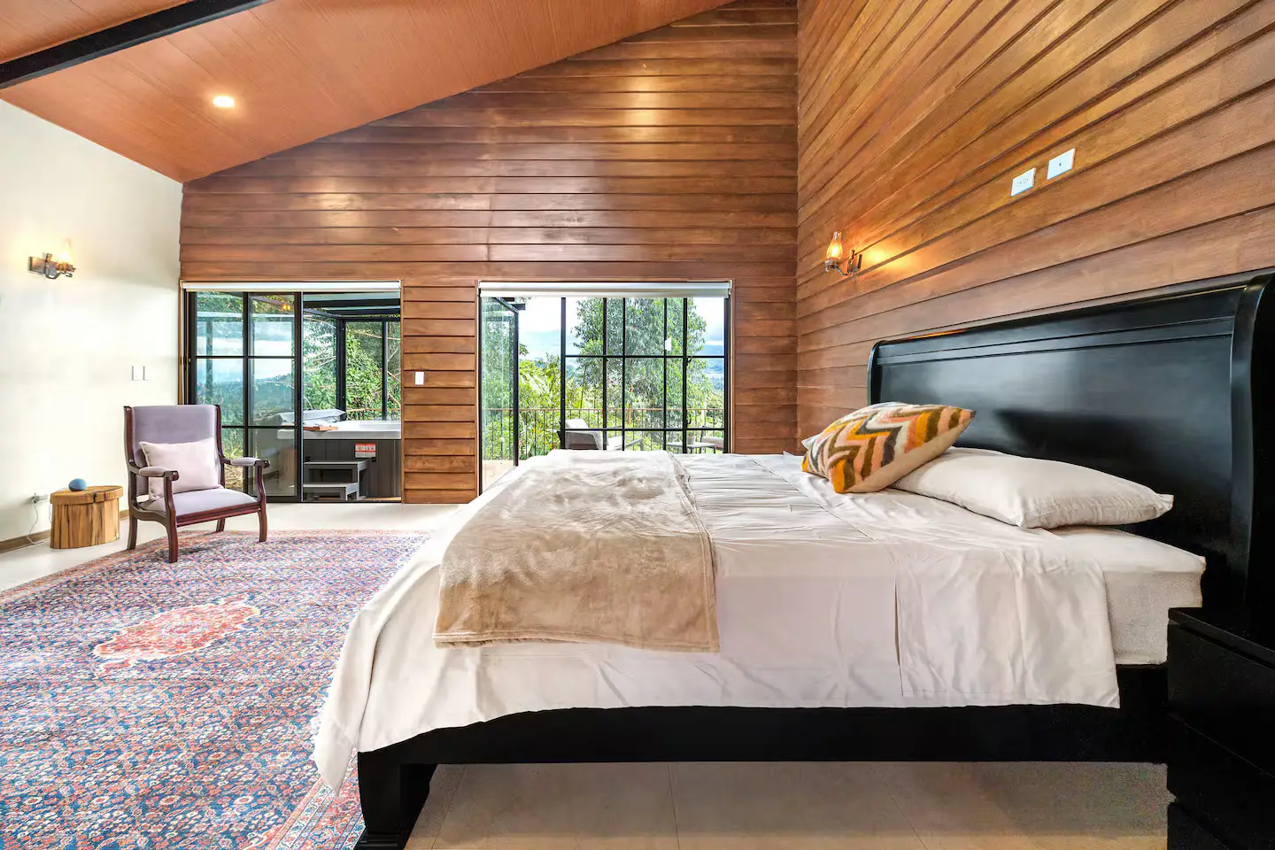 Exquisite Mountain View Hillside Retreat in Costa Rica with Panoramic Mountain Views - image 14