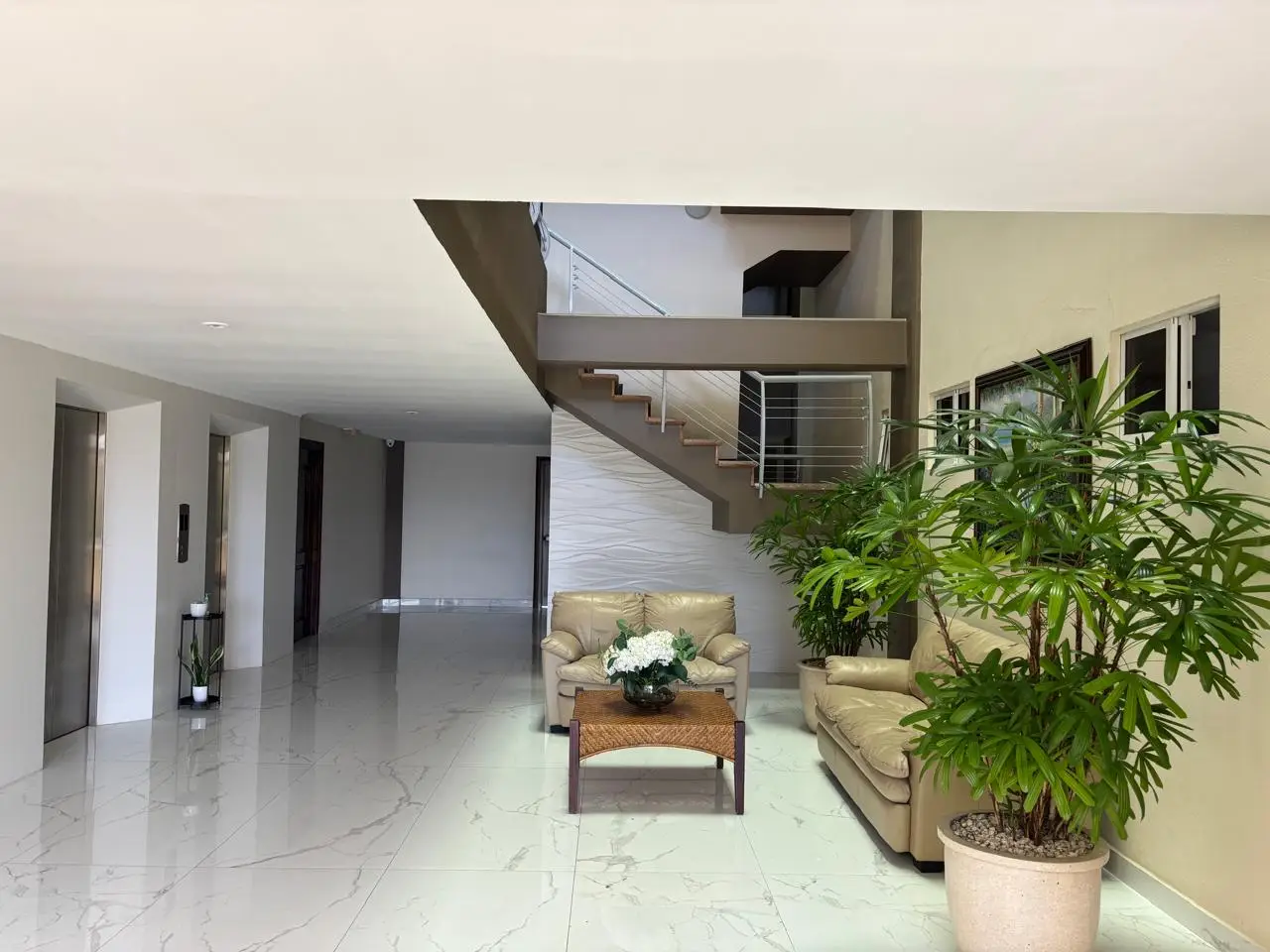 Rent / Lovely Apartment in Valle Arriba Condominium, San Rafael de Escazu, San Jose - image 2