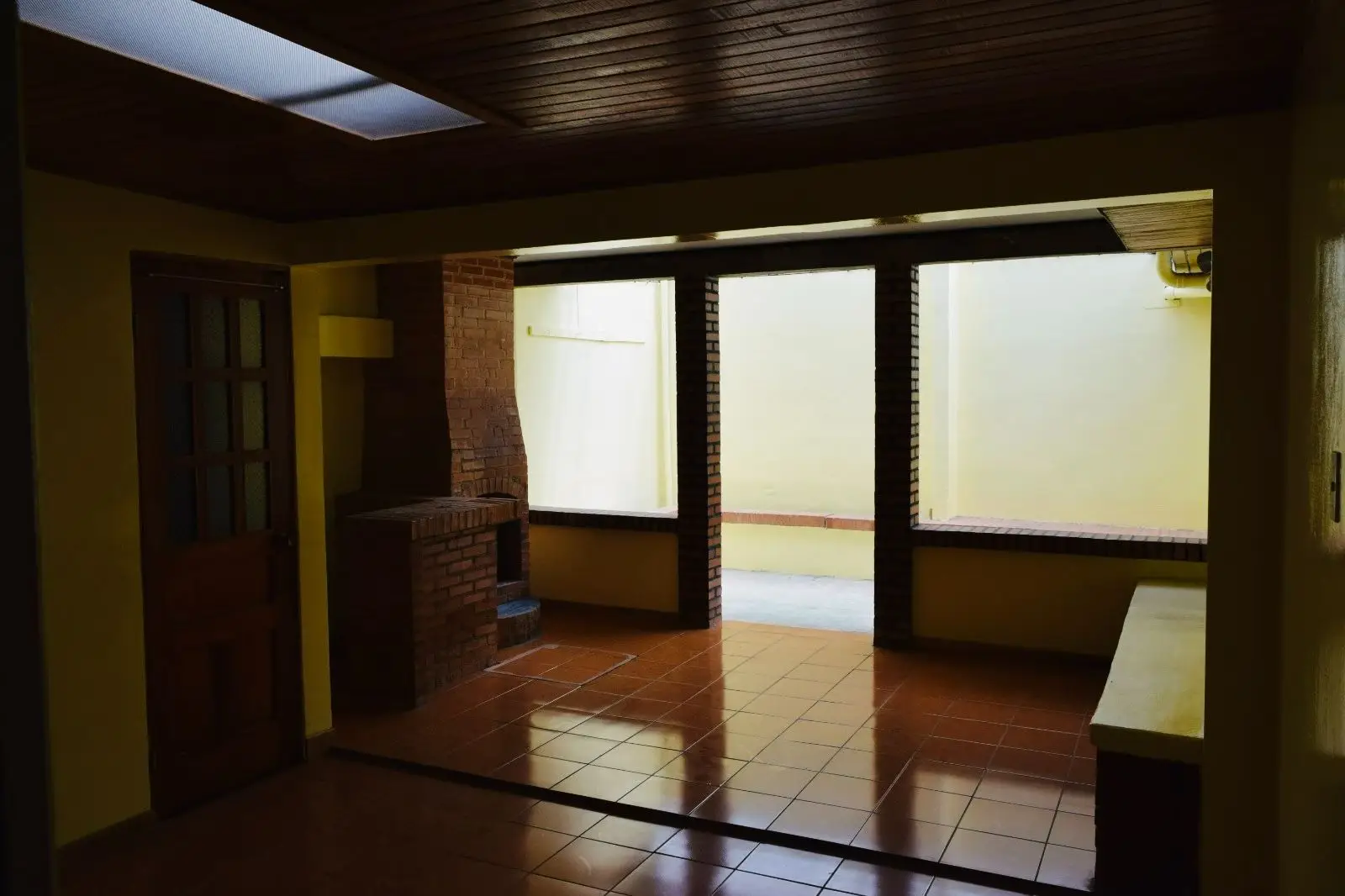 Home for sale in Cartago near the Courthouse - image 4