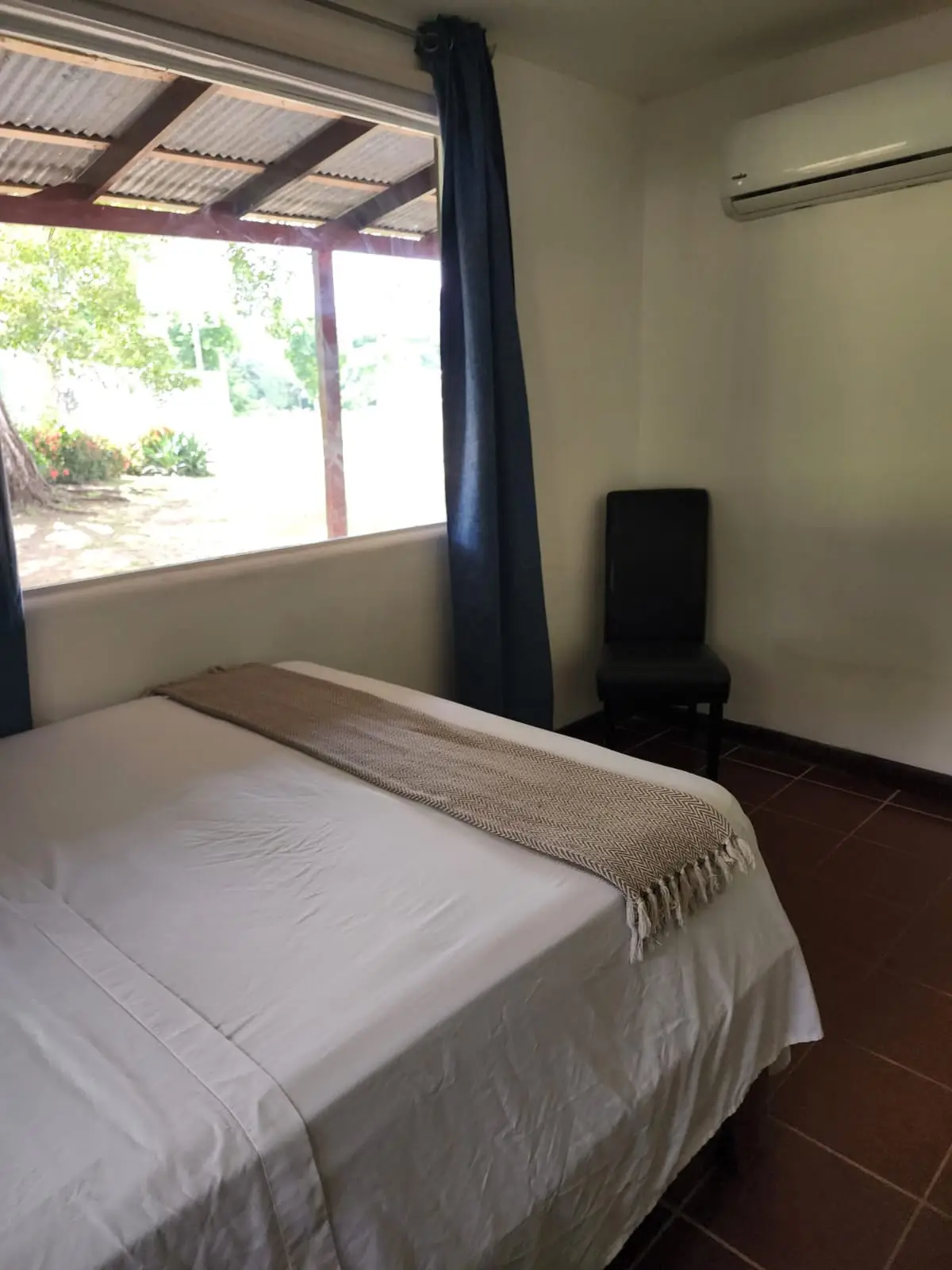 Oportunidad de inversión en Playa Tambor-Puntarenas Casa más Apartamento, Piscina y Lote - image 9