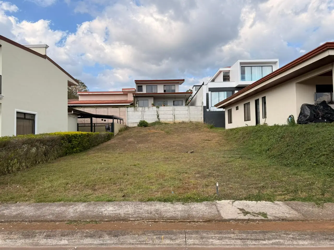 Palmares, Alajuela: Build Your Dream Home on This 250sqm Lot - image 2