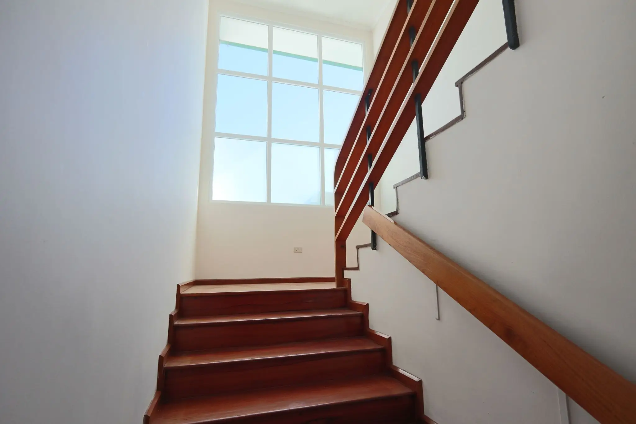 Luxurious 4-Bed Costa Rica Estate for Rent with Pool & Panoramic Views - image 13