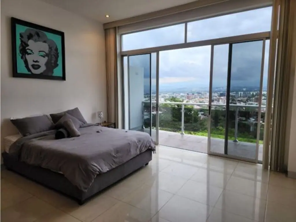 Luxury 3-Bed Penthouse with City Views in Escazú - image 13