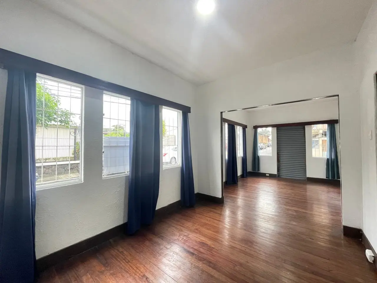 Alquiler Local Comercial Bo. Escalante - image 5