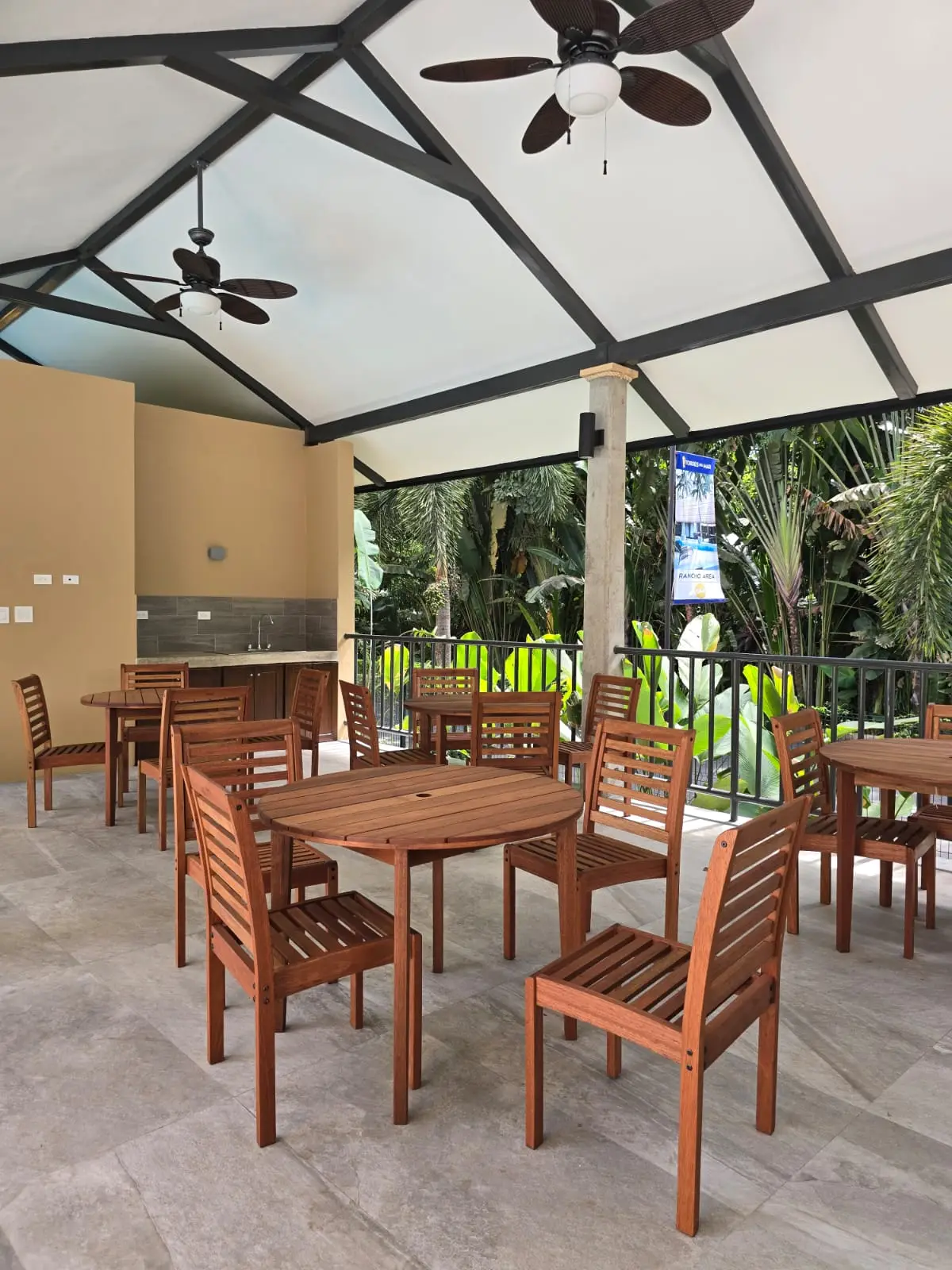 Modern 2-Bed Apartment in Jacó, Costa Rica - Perfect Coastal Living! - image 9