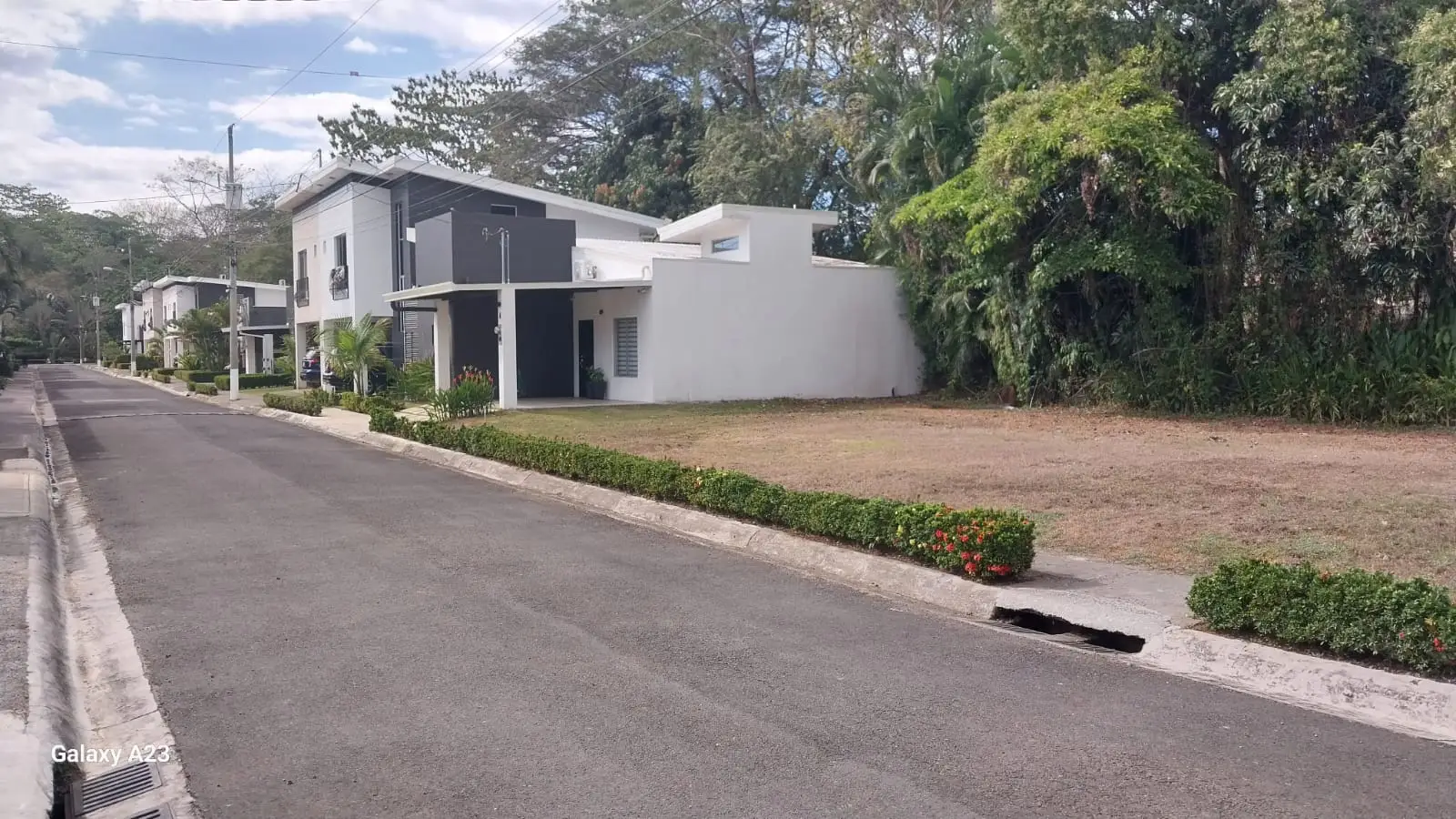 Prime 131sqm Lot in Hacienda Verde Jacó Gated Community, Jacó, Costa Rica - image 2