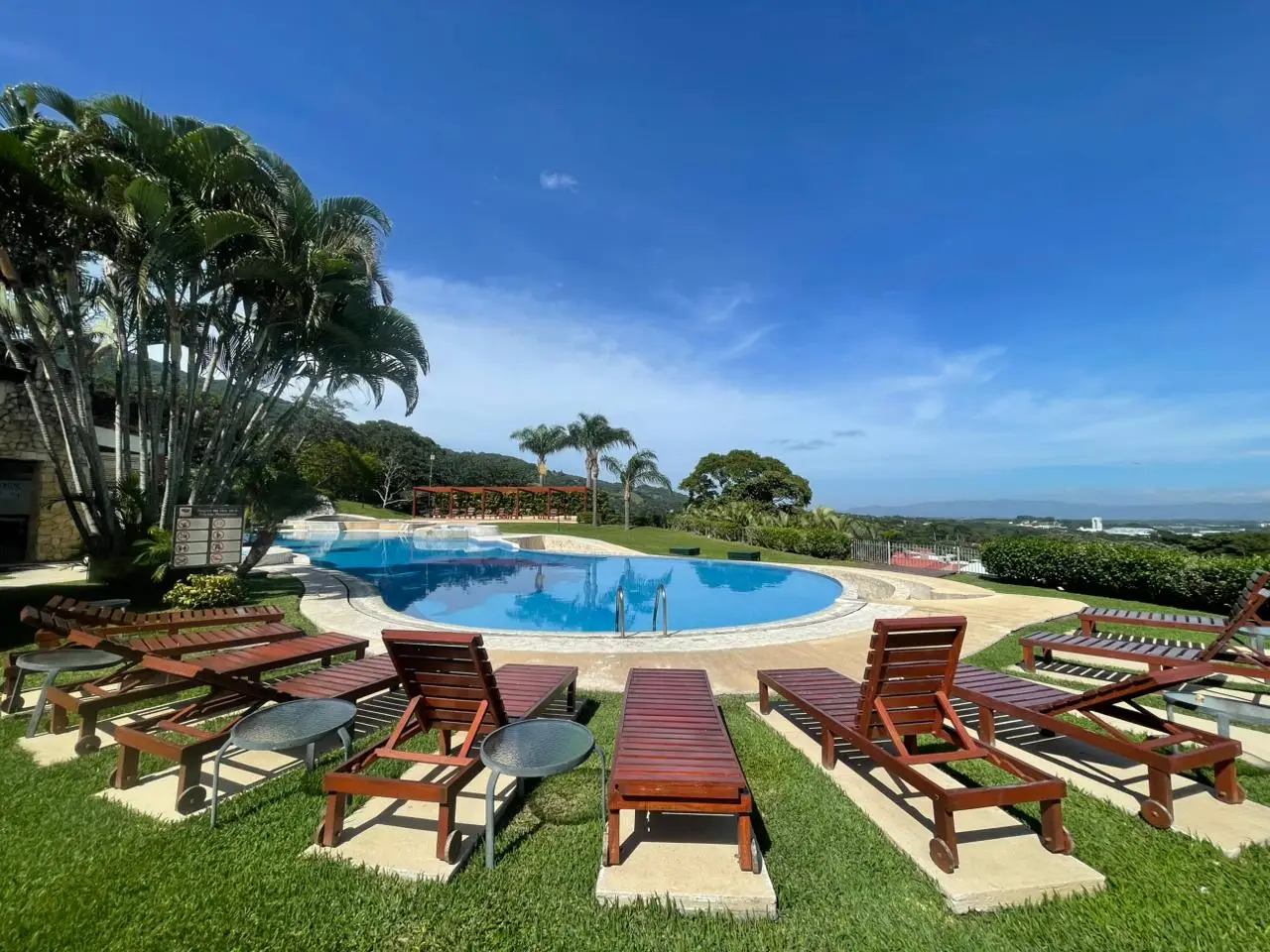 1-Bedroom Condominium in Santa Ana for Rent - image 5