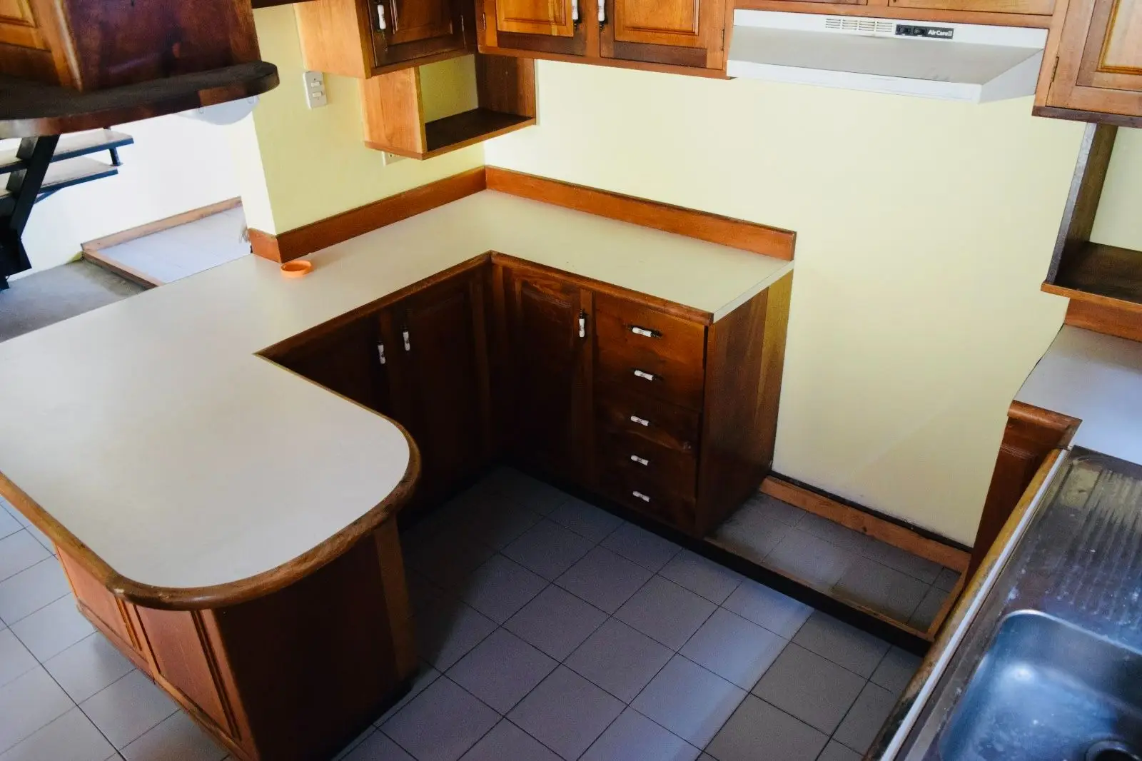 Home for sale in Cartago near the Courthouse - image 8