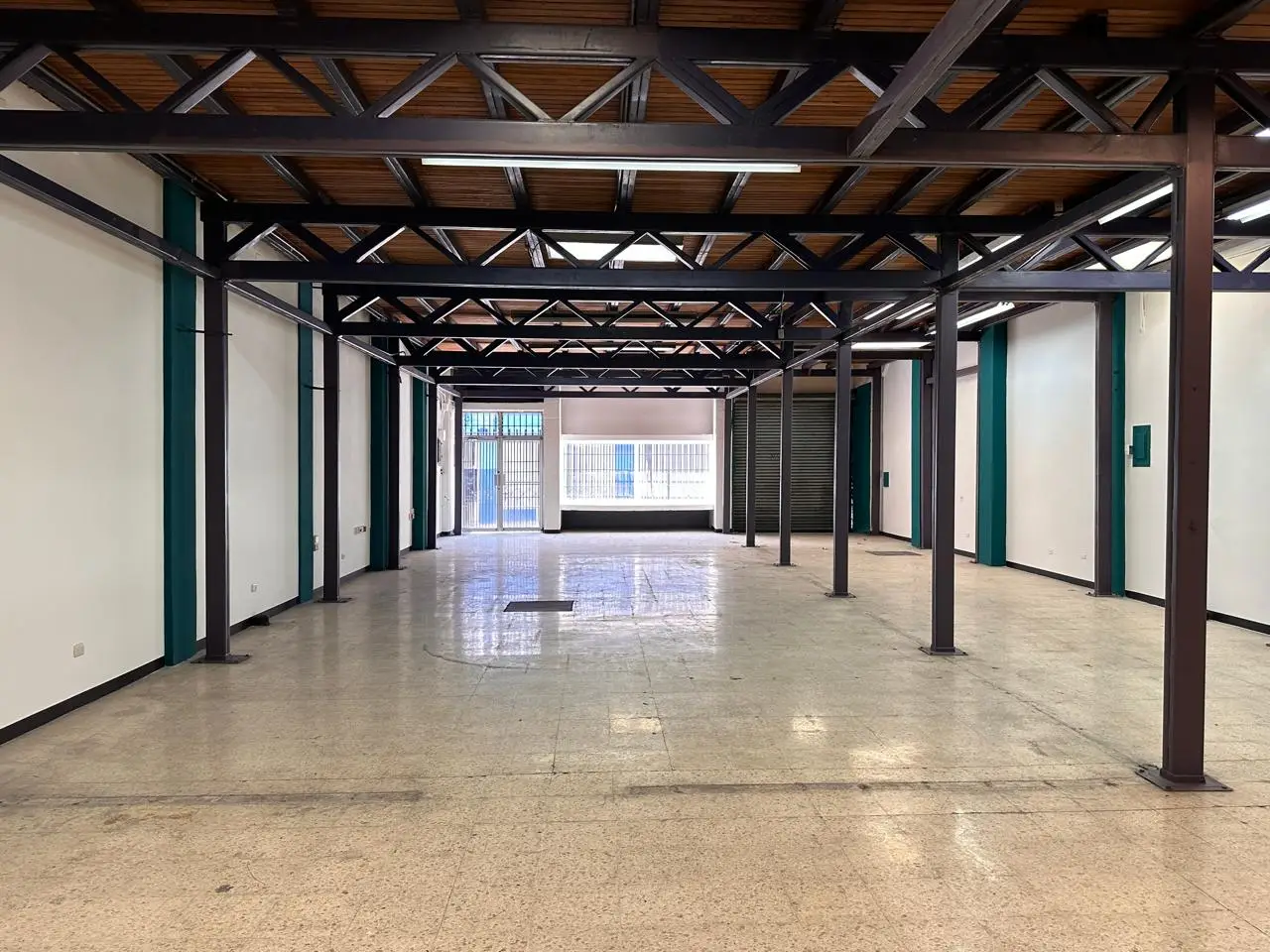 EDIFICIO COMERCIAL DE ALTO IMPACTO EN SAN JOSÉ CENTRO  698 m² de Construcción | Distrito Catedral | Zona ZC-2 - image 9