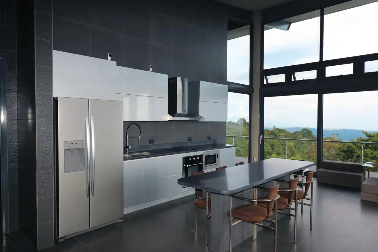 Endless Ocean Horizons: A Serene Retreat in Hermosa Hills - image 6