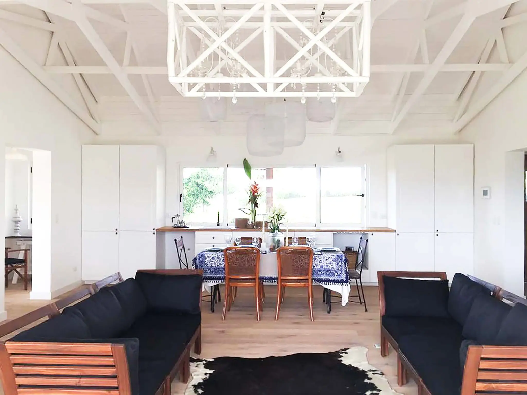 Tropical chalet-style house with an incredible sunrise view. - image 2