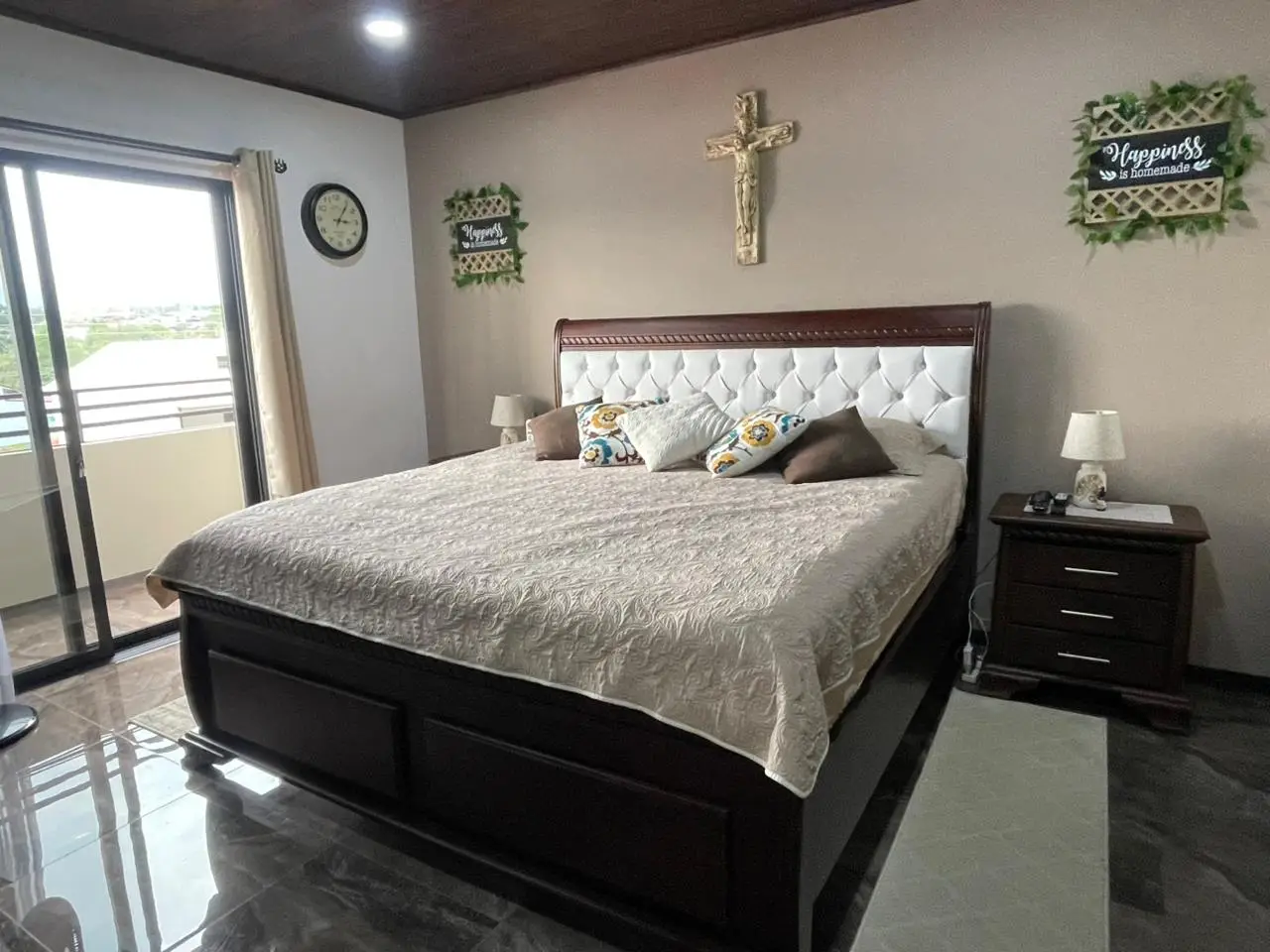 Stunning New 3-Bed, 3-Bath Home in Grecia, Alajuela - Modern Living - image 8