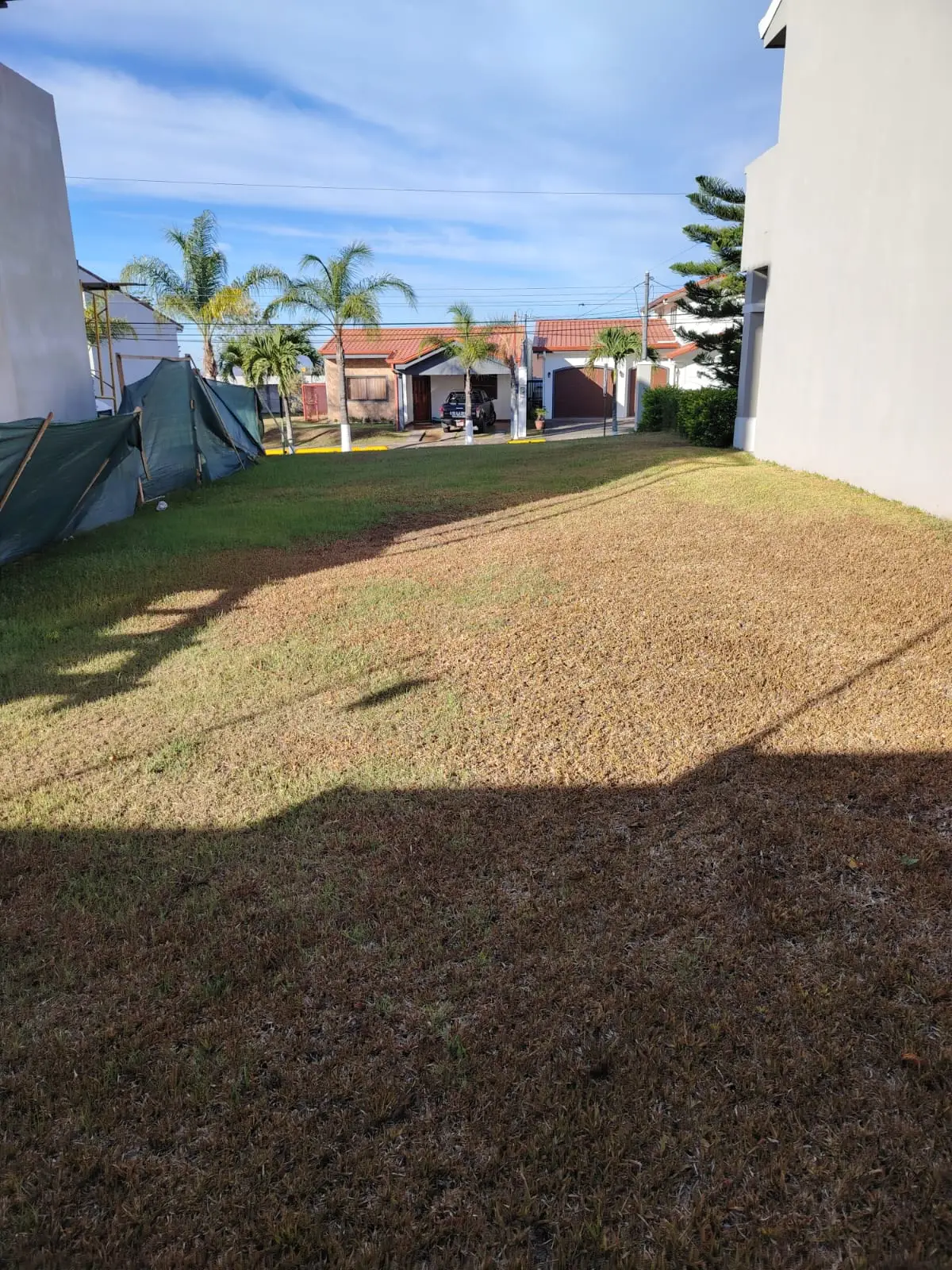 Excellent 231 m² lot on Central Avenue in Grecia, Costa Rica - image 3