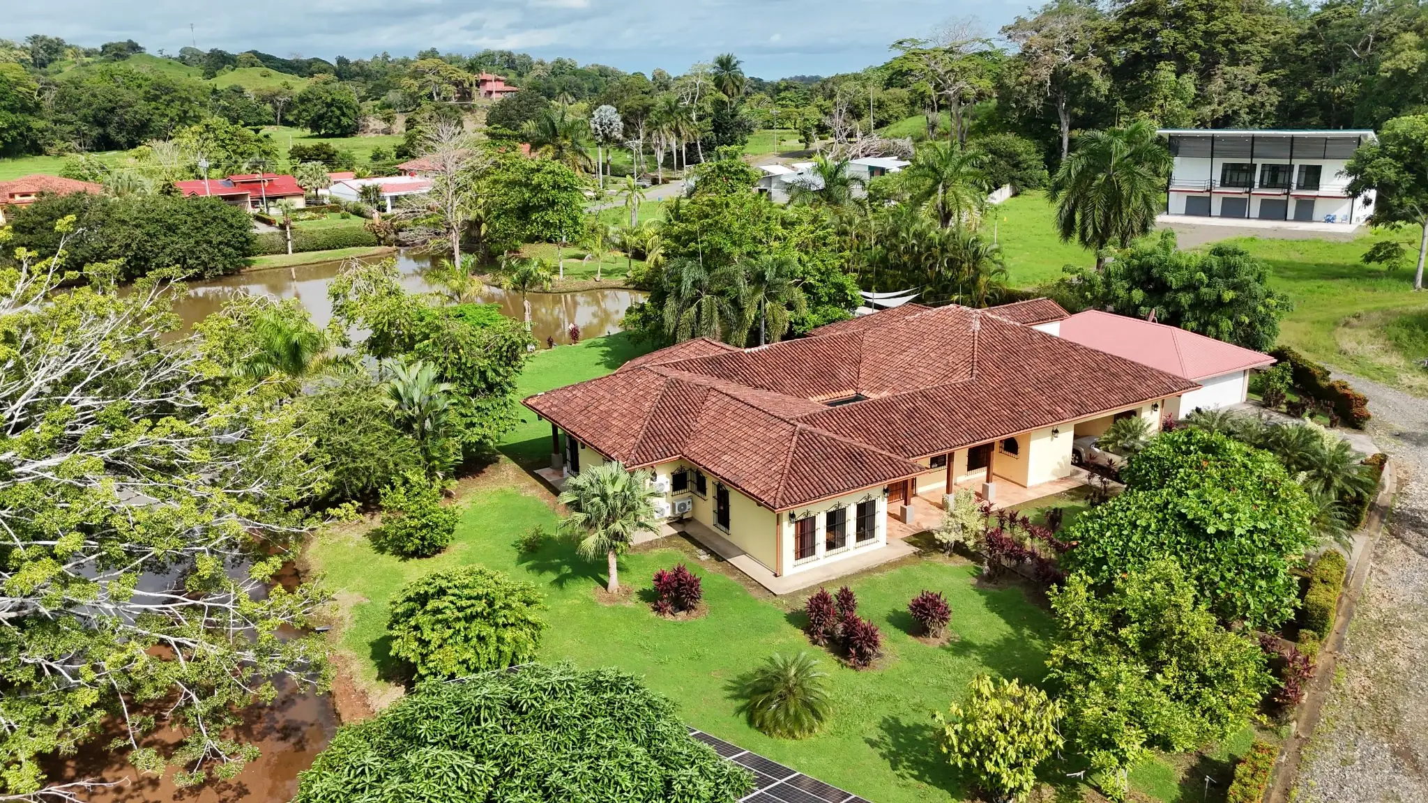 Tropical Luxury Estate with Private Lake, Pool & Prime Location Near Costa Rica’s Best Beaches” - image 3