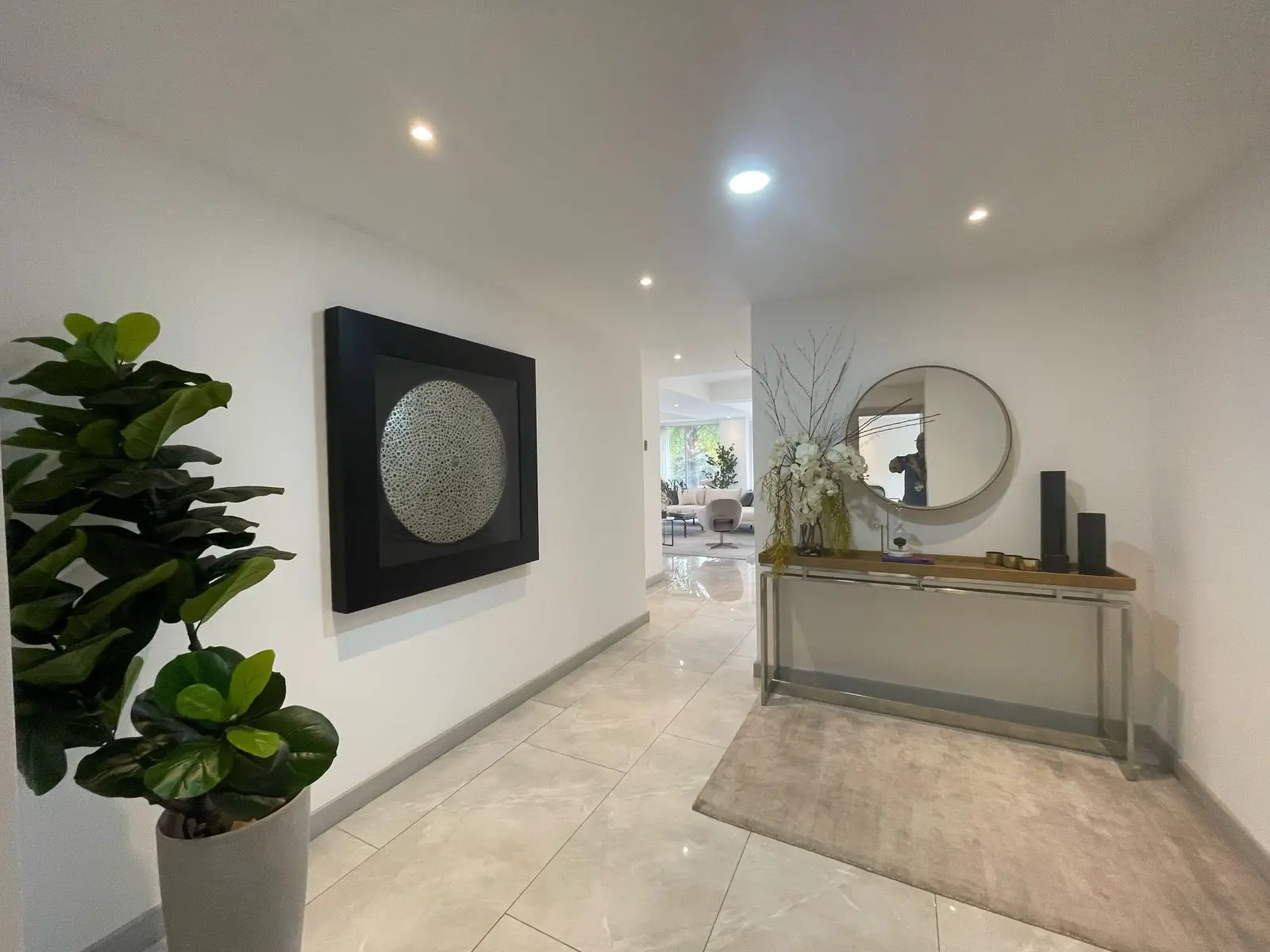 Luxury 3-BR Apartment in Secure Escazú Community - image 2