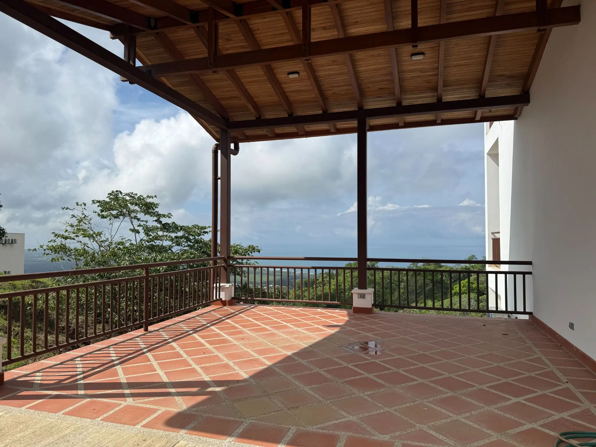 Luxury Oceanview & Mountain Retreat: A Modern 5-Bedroom Haven in Jacó, Costa Rica - image 7