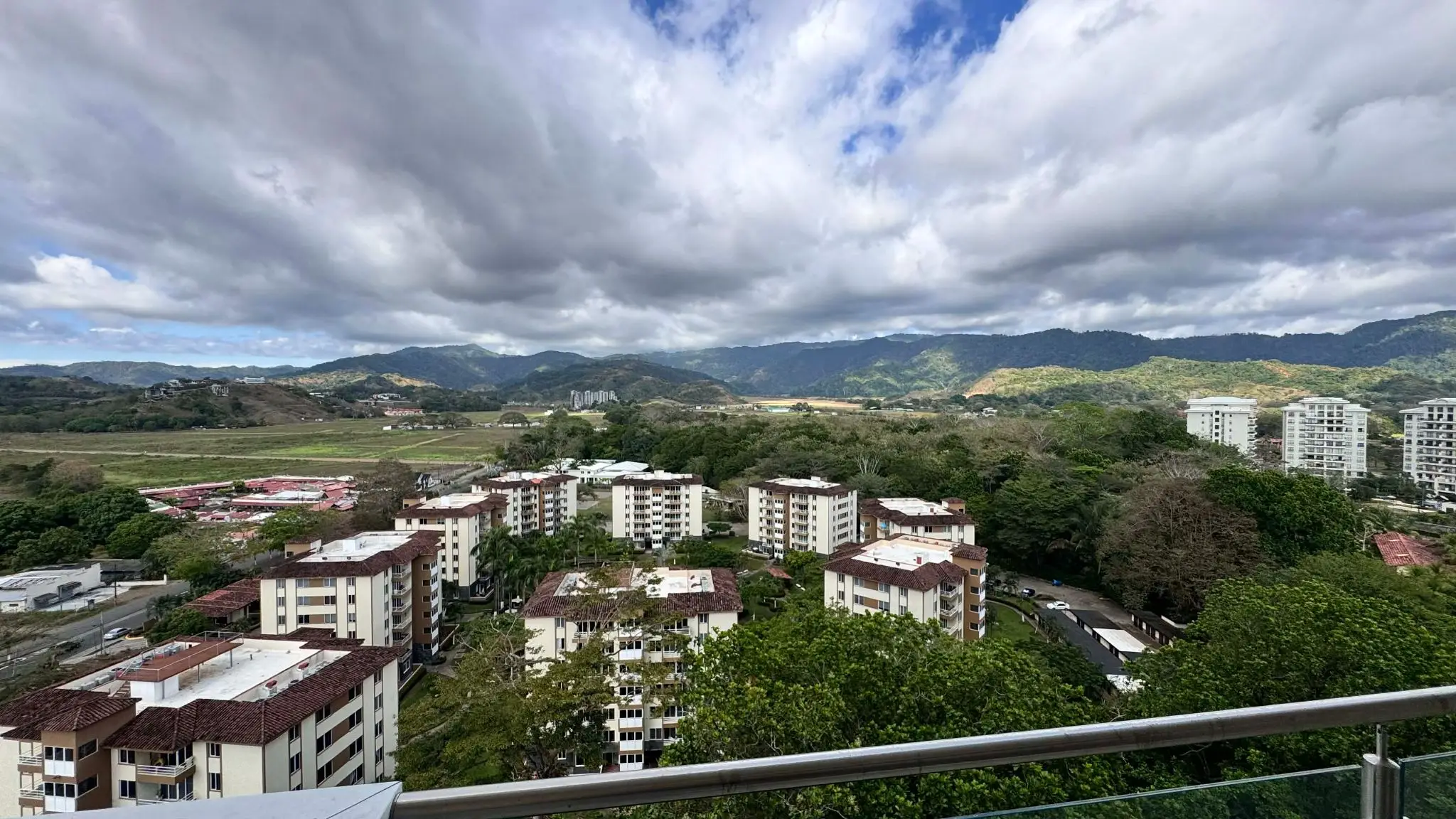 3 Bedroom Mountain View Condo | 17th Floor at Live Jacó - image 9