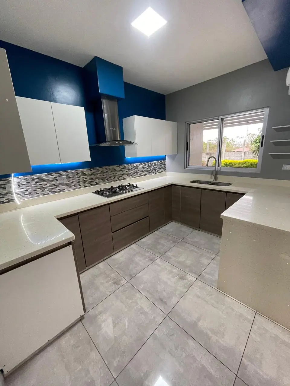 Modern 3-Bedroom Home in Palmares, Alajuela - USD $220,000 - image 1