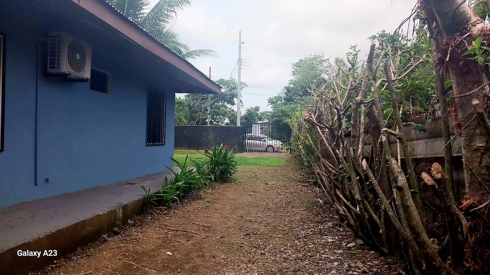 Practical house in Quebrada Amarilla with large land - image 8