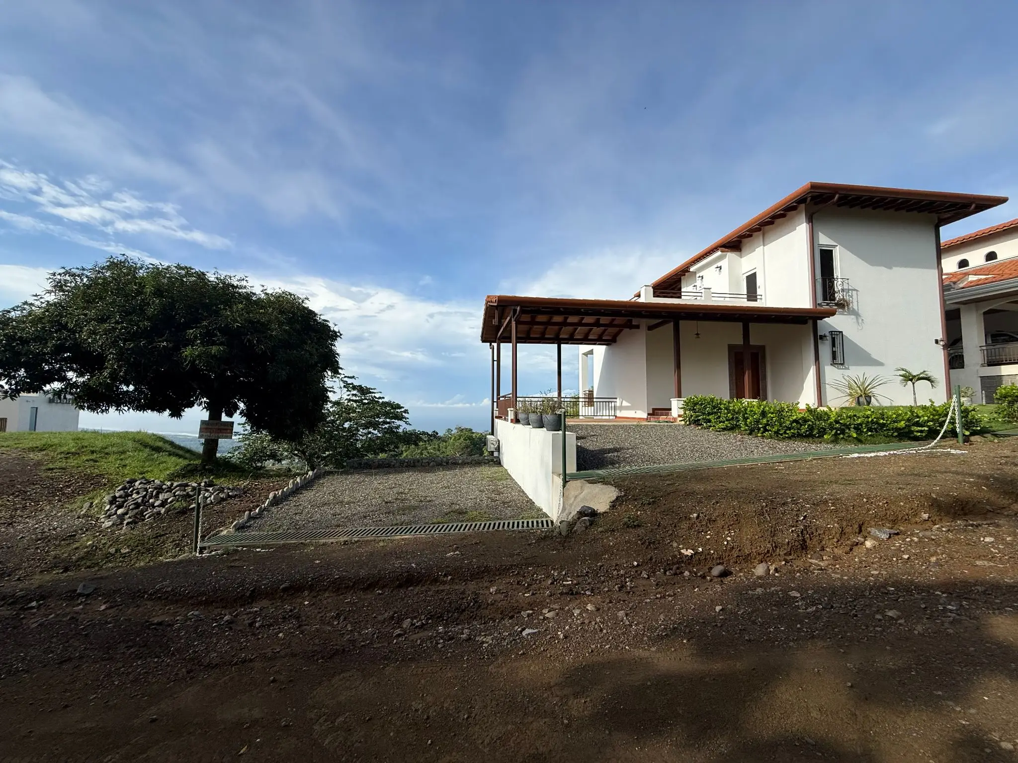Luxury Oceanview & Mountain Retreat: A Modern 5-Bedroom Haven in Jacó, Costa Rica - image 6