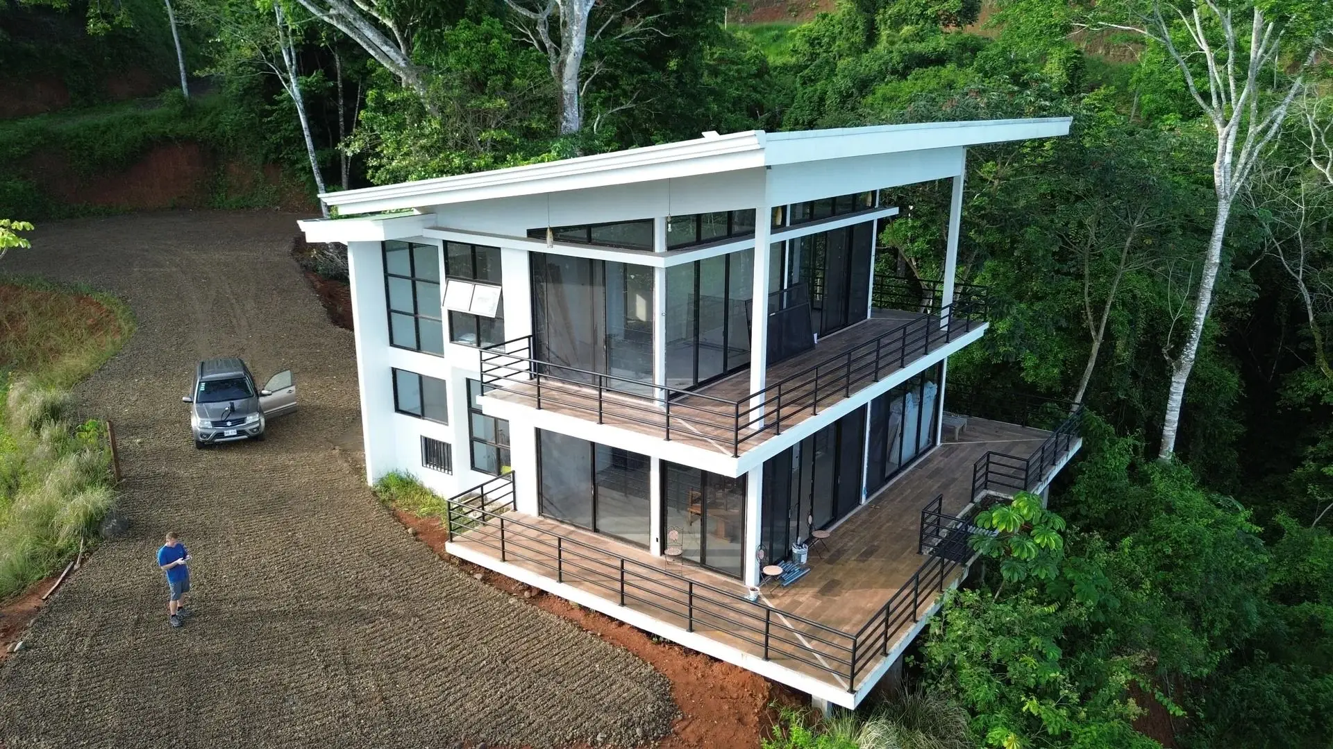 Luxury Modern Home on the hills above Tarcoles: Panoramic Ocean & Mountain Views - image 4