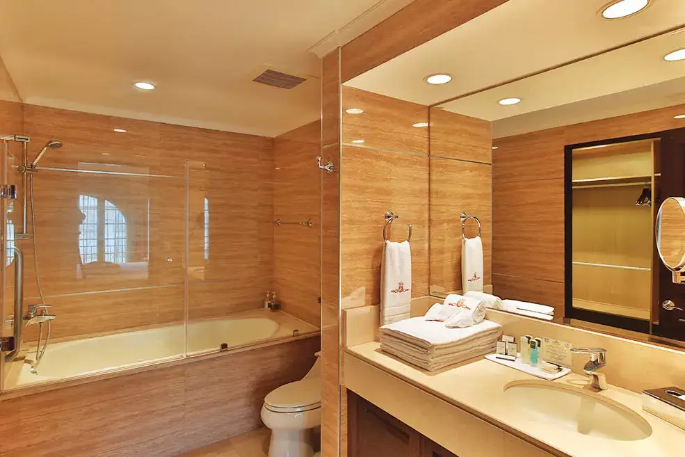 Modern 1-Bedroom, 2-Bath Rental in Exclusive Escazú, San Rafael - image 4