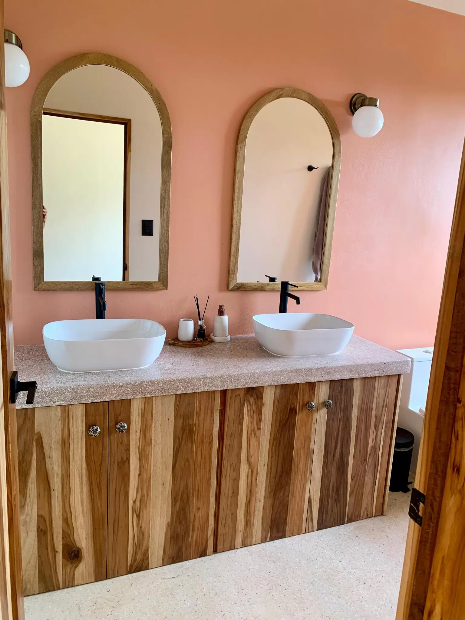 Brand New Modern 2 Bedroom Home in Santiago  Minutes from Hermosa Beach, Beautifully Designed  - image 15