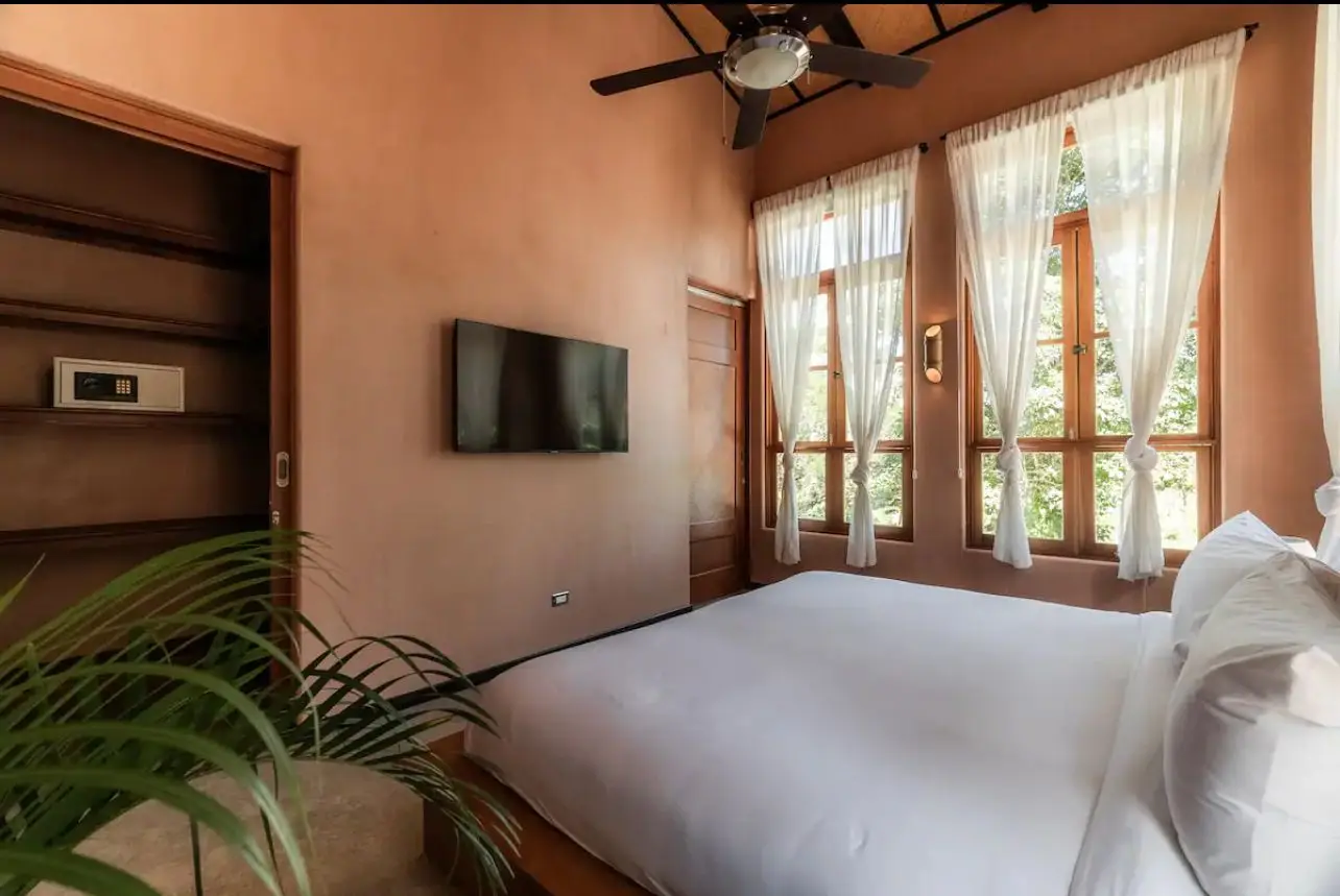 House  in Hermosa with  3 Spacious 105 m² Units with Pool - Turnkey income oppportunity  - image 11