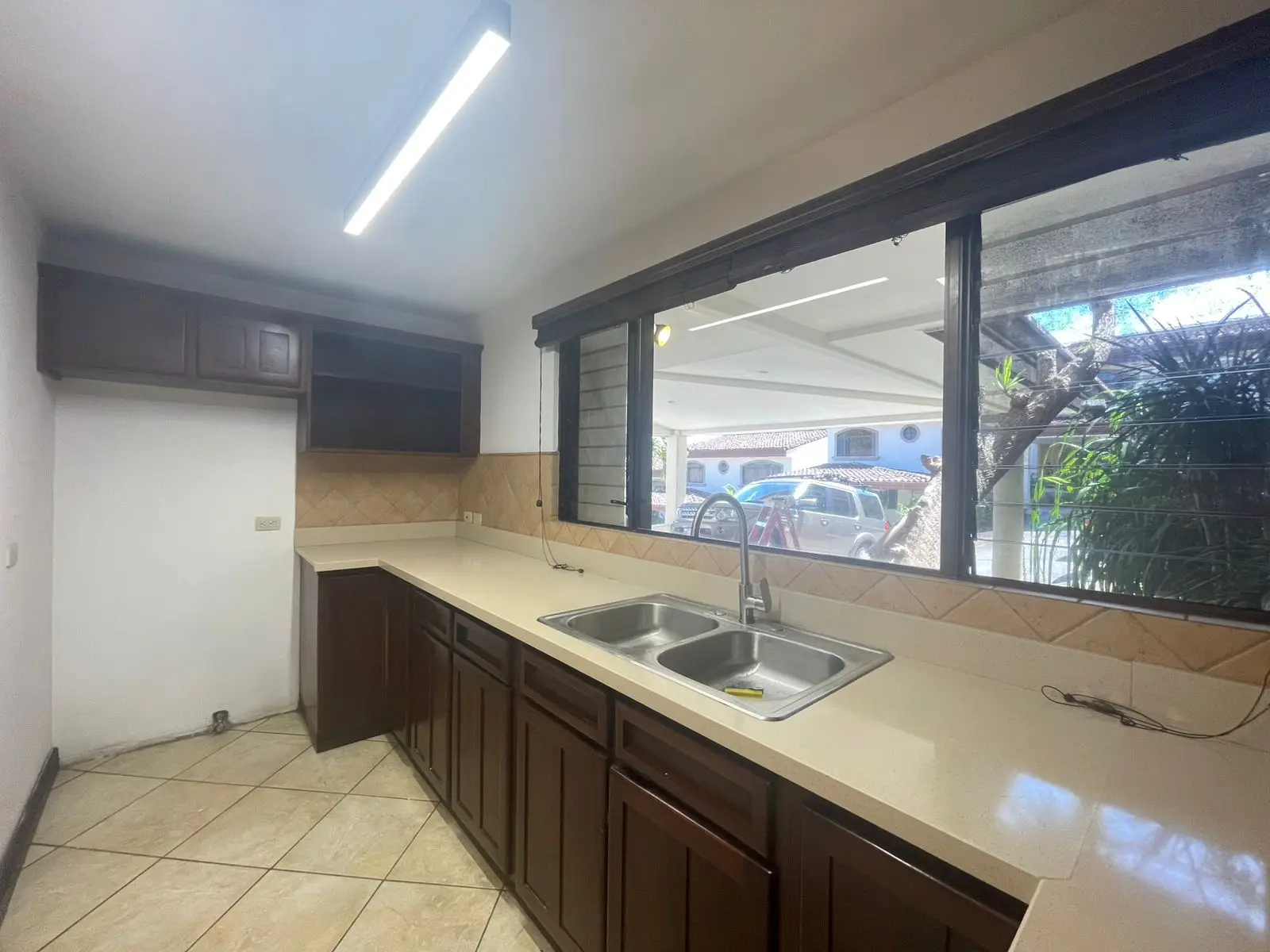 Charming 3-Bed House for Rent in Gated Community - image 5