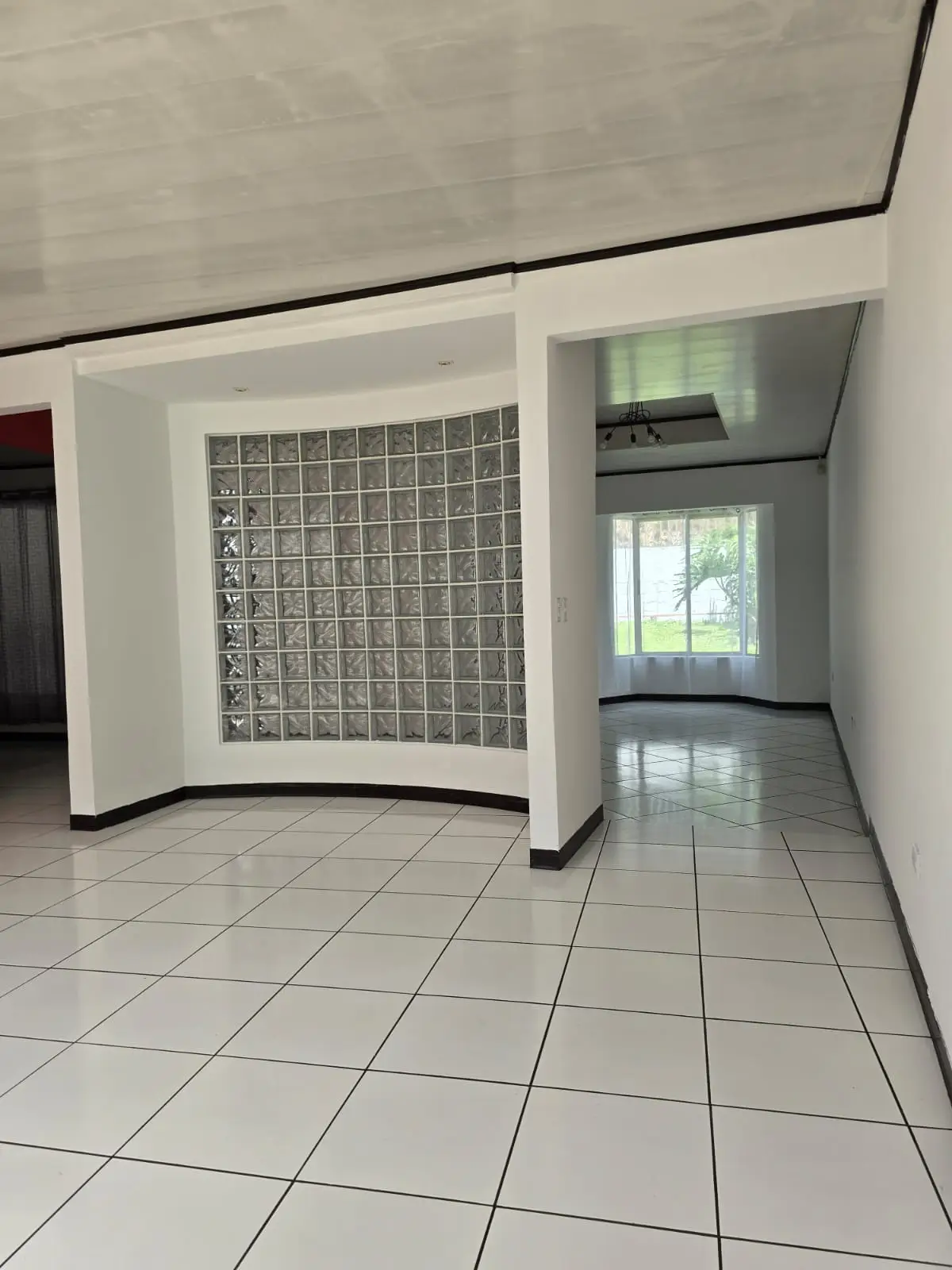 Charming House in Poás with Mountain Views - Perfect Family Home! - image 6