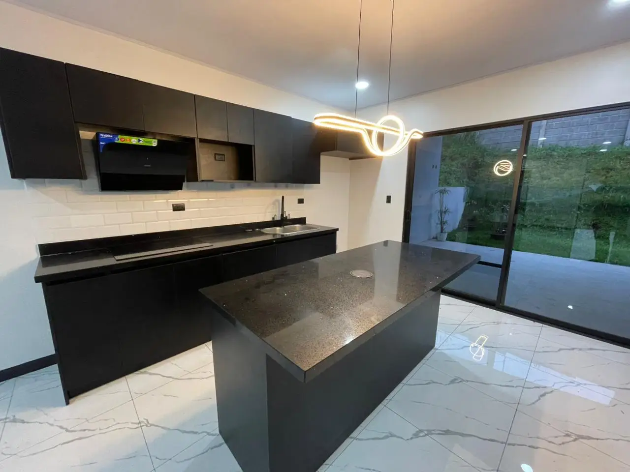 Charming 3-bedroom house in Grecia, Alajuela - USD 152,000 - image 6